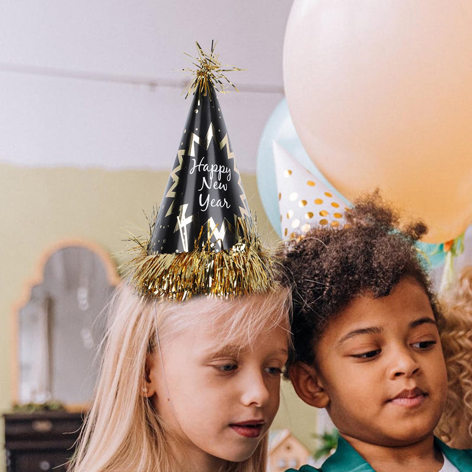 NOLITOY 1bolsa Sombrero de Fiesta de Año Conjunto de Decoración para Nochevieja Collares de Cuentas Aros Pelo Sombreros Cónicos Accesorios para Fiestas de Año para Celebraciones