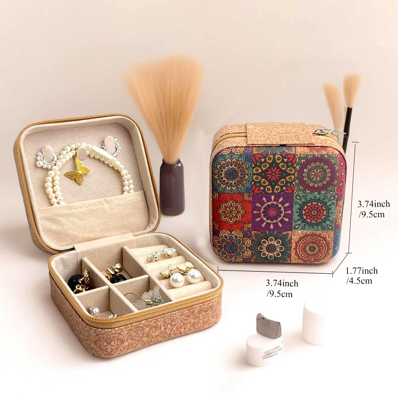 IVESIGN PU Leather Jewelry Box Stylish Unique Design, Small Travel Jewelry Case, Rings Necklaces Pendant Earring and Bracelet Organizer Storage, Gift Ideal for Women and Girls (Gerbera)