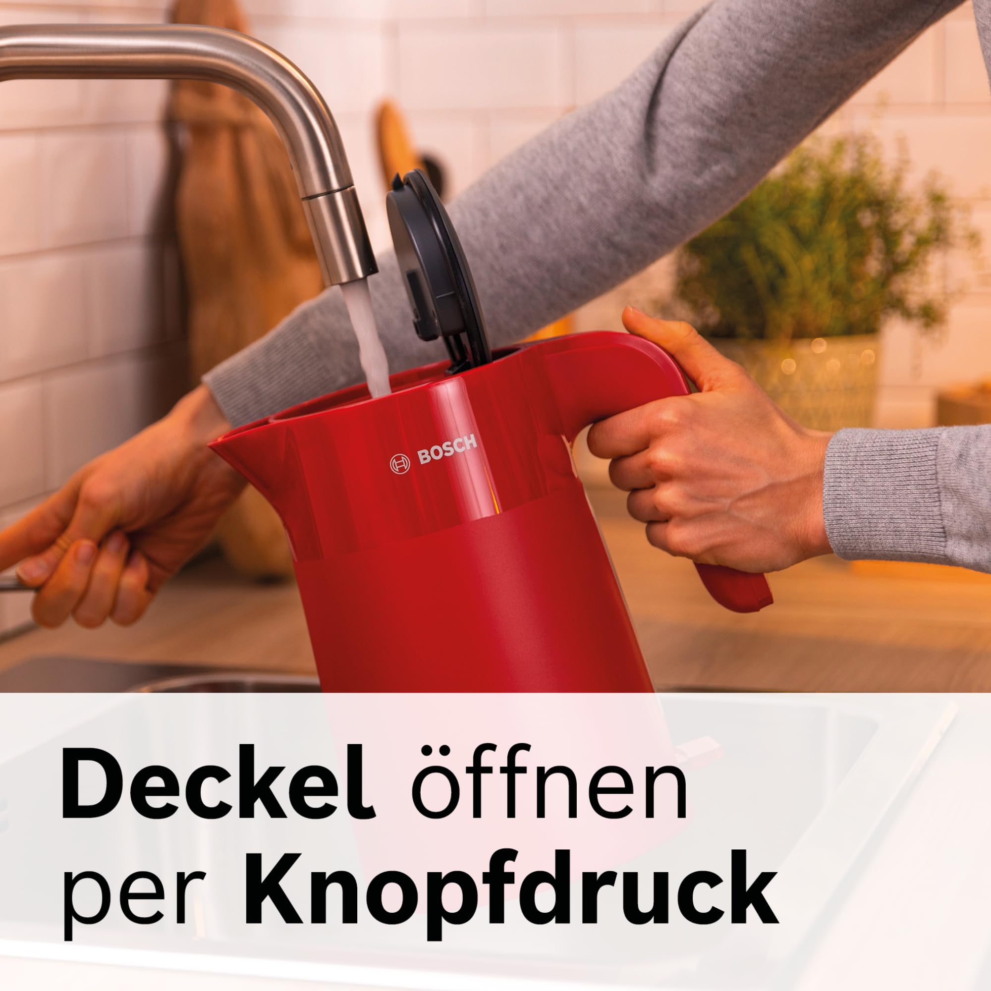 Bosch kabelloser Wasserkocher MyMoment TWK2M164, Abschaltautomatik, Überhitzungsschutz, Tassenanzeige, entnehmbarer Kalkfilter, Trockengehschutz, Dampfstopp-Automatik, 1,7 L, 2400 W, Rot matt