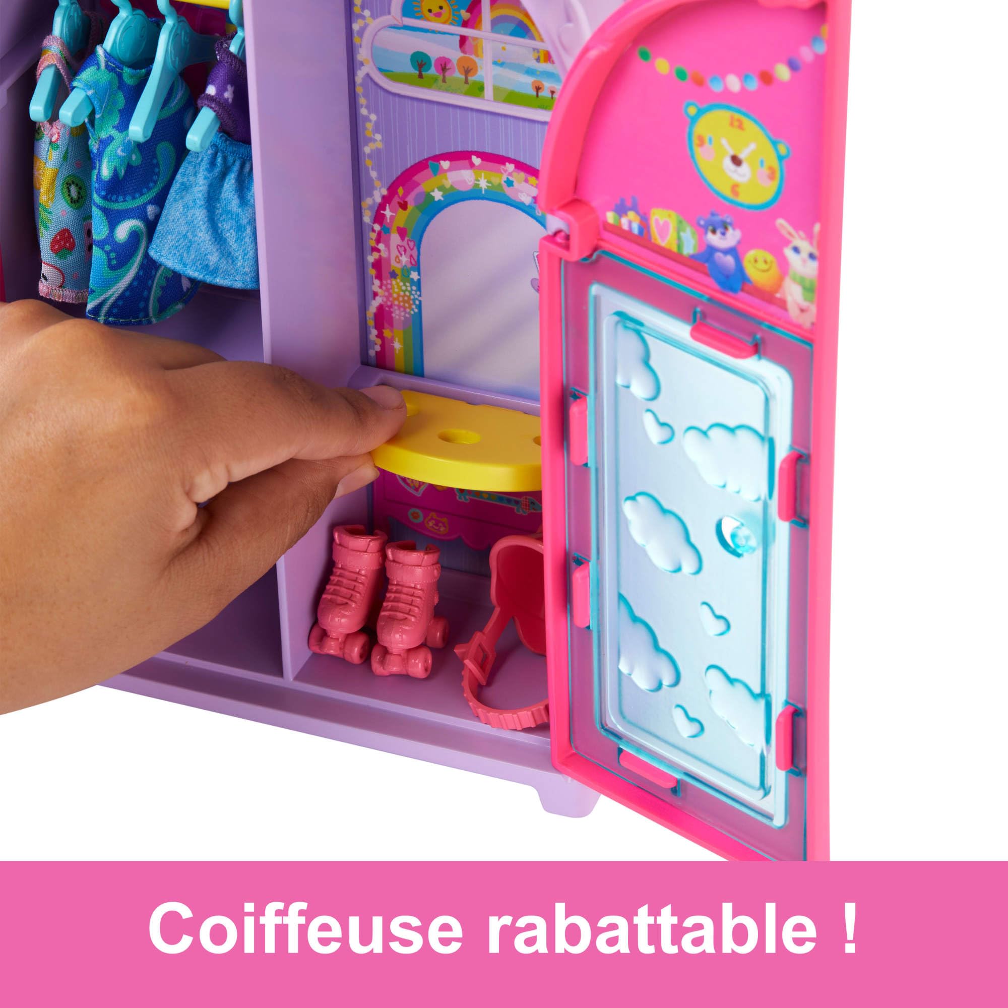 Barbie Poupée et Dressing Chelsea Coffret avec vêtements et accessoires, 17 éléments, pliable pour jouer partout et tout ranger, HXN03
