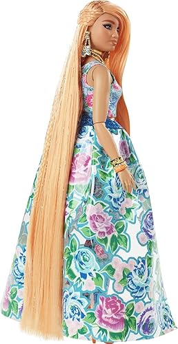Miniatura 4 de Barbie Muñeca de moda extra elegante y accesorios con forma curvilínea y pelo naranja en vestido floral de 2 piezas con gatito mascota