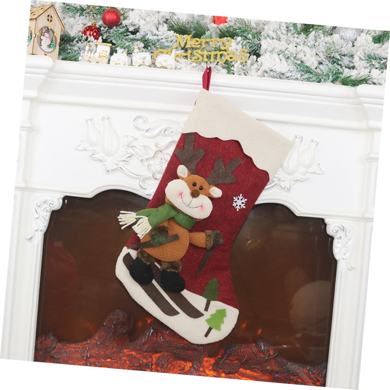 Medias Navideñas Decorativas de Santa Claus para Árbol de Navidad, 3 Piezas, Tela No Tejida y Felpa, Ideales para Llenar Chocolates y Regalos en Fiestas Varios Estilos