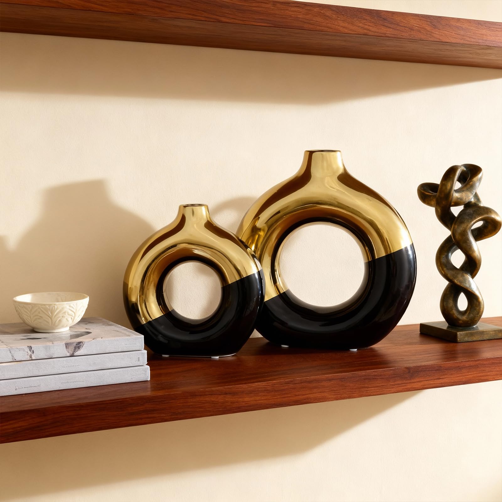 Schwarze und goldene Vase, Deko, Donut-Vasen, Set mit 2 Stück, runde Hohle Vasen, Moderne, Matte Keramikvasen für Eingangsbereich, Wohnzimmer, Schlafzimmer, Esstisch, Tafelaufsatz, Büro