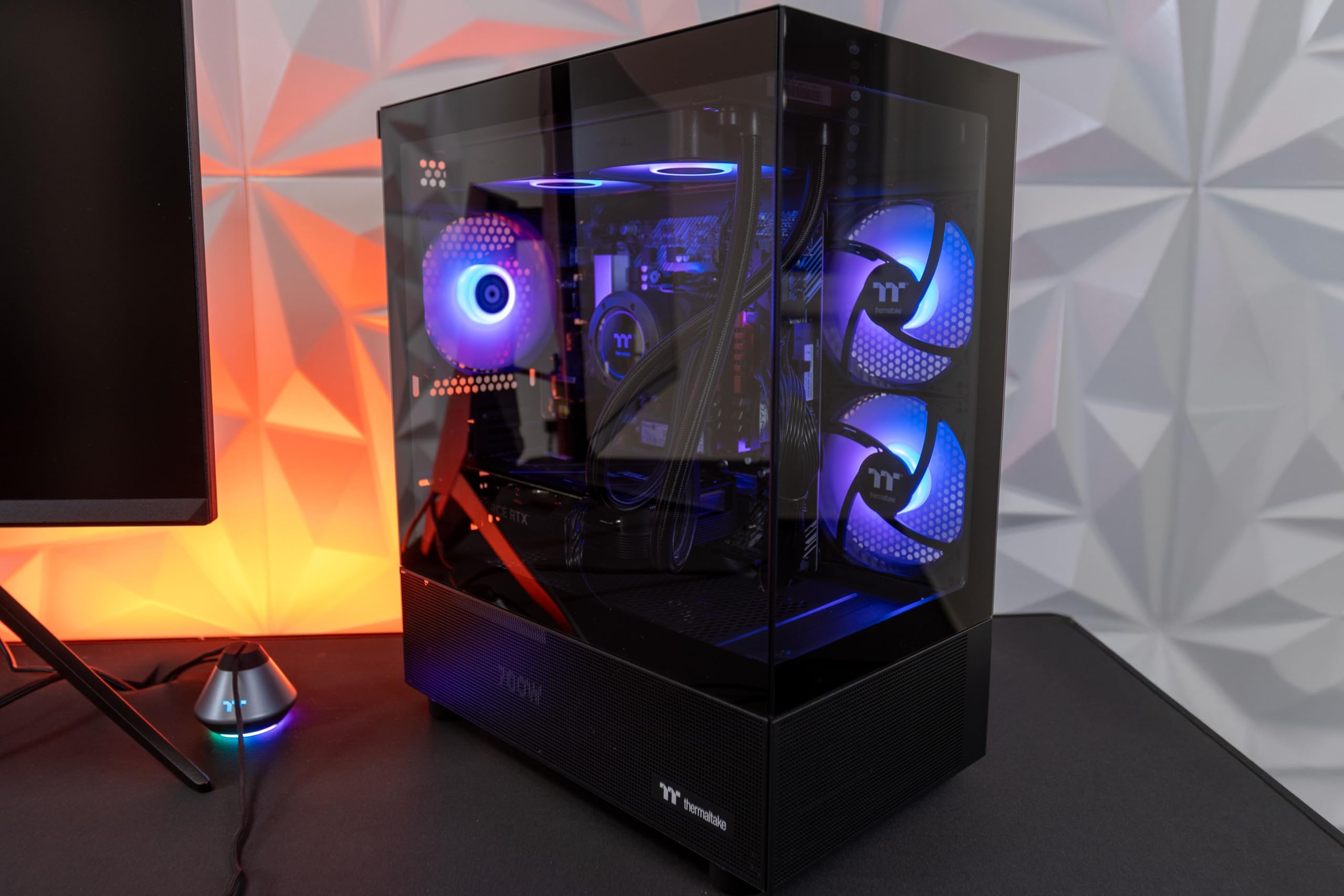 Thermaltake ToughMachine Gaming-PC | AMD Ryzen 7 5700X3D | RTX 4060 | 32 GB RAM | 1 TB SSD | Windows 11