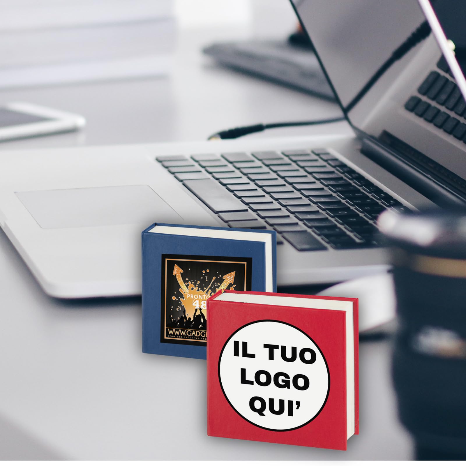 D&Vlab Blocco NOTES CUBE Personalizzato con logo testo, blocco promemoria e dispenser con fogli bianchi Rosso o Blu, Gadget aziendale pubblicitario per scuola ufficio e casa (50 pezzi)
