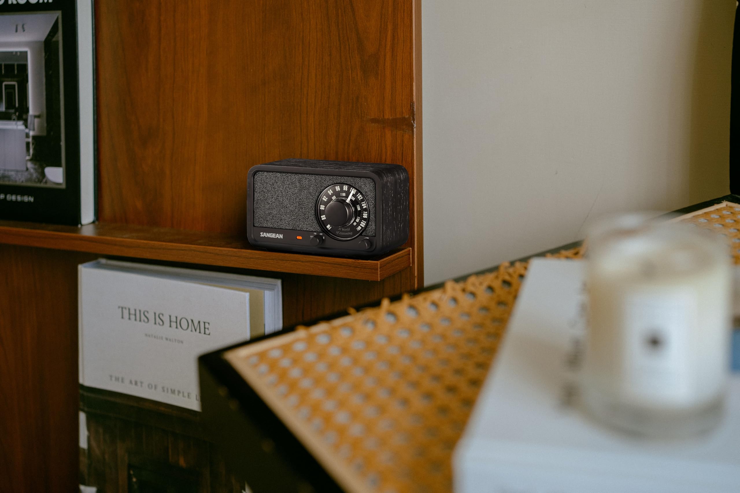 SANGEAN WR-8 - Radio portátil vintage con altavoz Bluetooth, recepción FM, batería integrada, carcasa de madera auténtica, roble medianoche