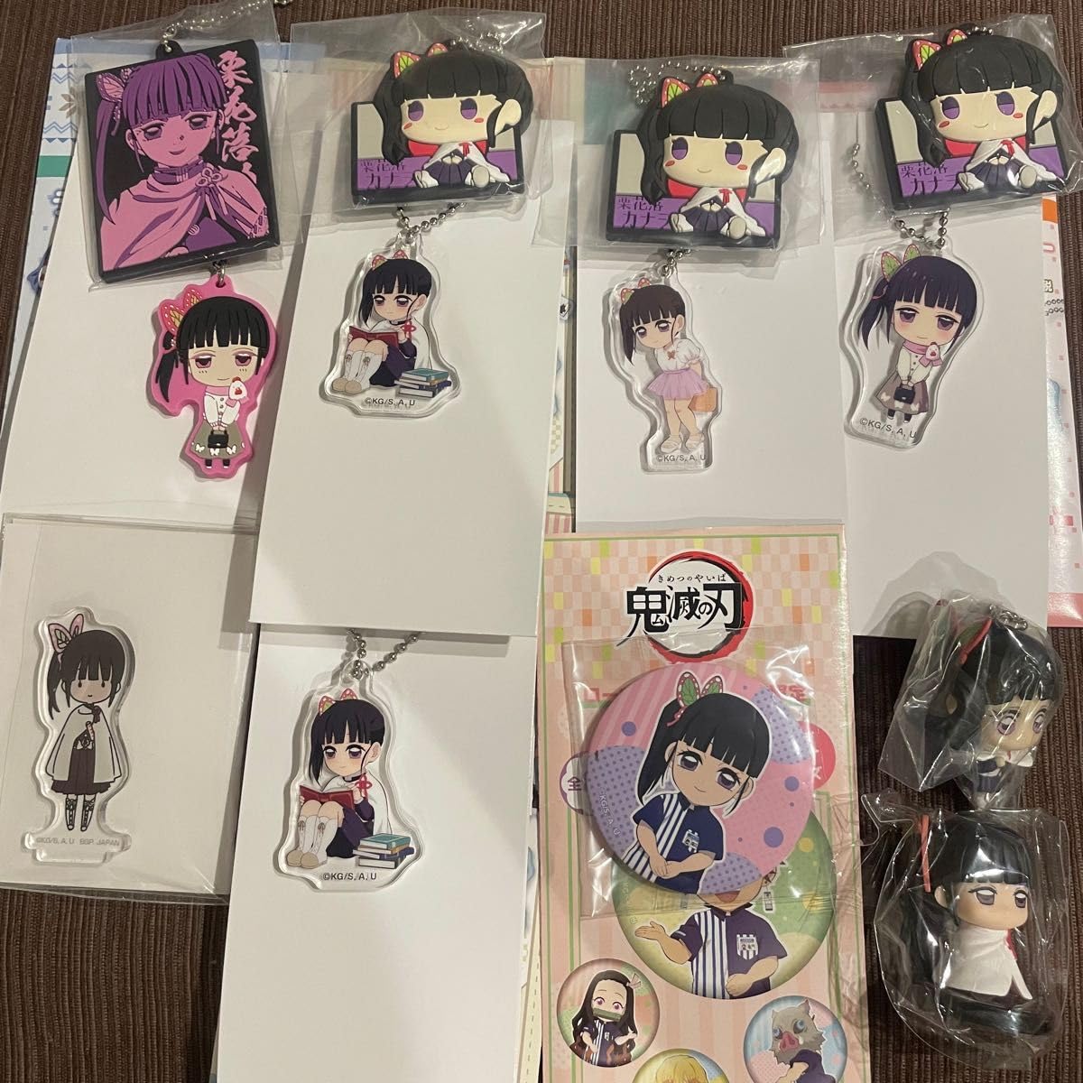 ☆ 鬼滅の刃　ひな祭2020　アクリルスタンド　缶バッジ　栗花落カナヲ ☆ 鬼滅の刃 ひな祭2020 アクリルスタンド 缶バッジ 栗花落カナヲ