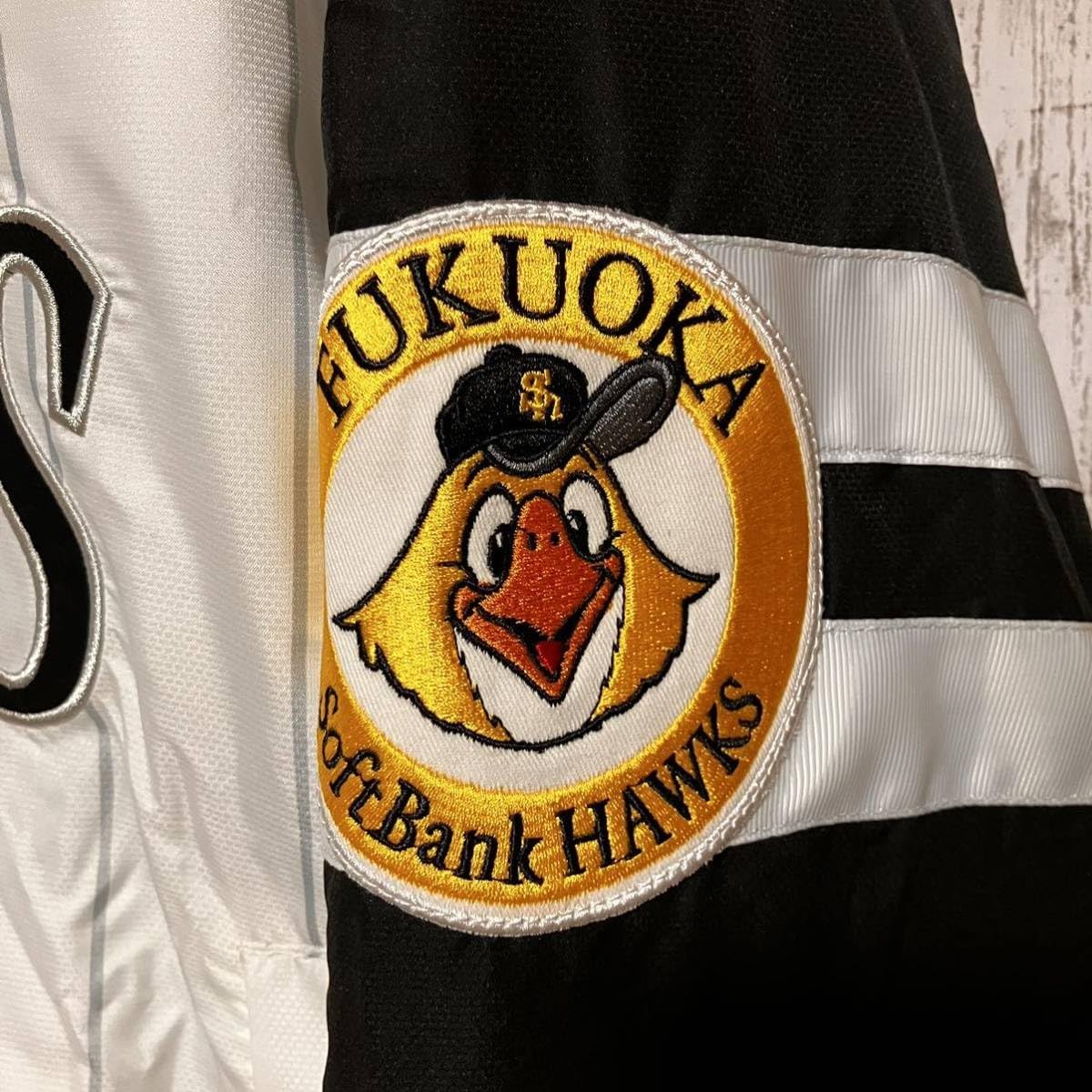 Mizuno社製 福岡ソフトバンクホークス グランドジャケット Mサイズ