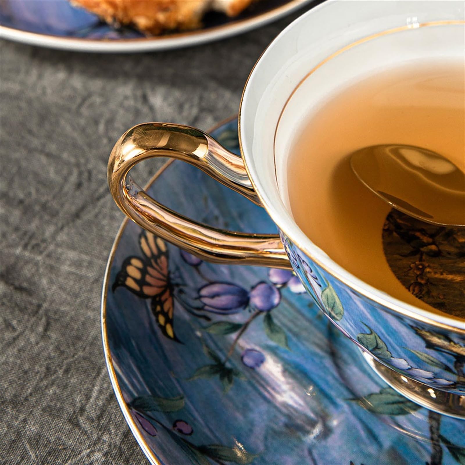 Filiżanki do herbaty Kubek do kawy z porcelany kostnej, wysokiej jakości wykwintny retro ceramiczny kubek do herbaty, przenośny serwis brytyjski, kubki i spodki do latte