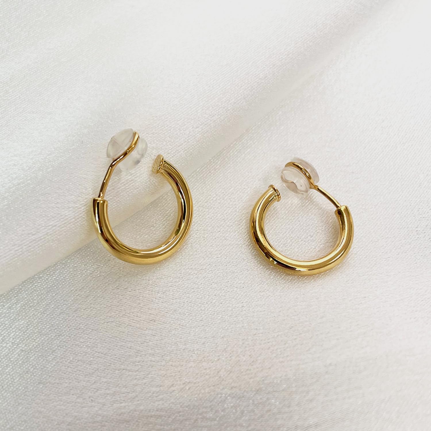 Chunky Clip On Hoop Earrings for Women 14K Gold Plated Non Pierced Tube Hoops Hypoallergenic Adjustable No Piercing Fake Earrings