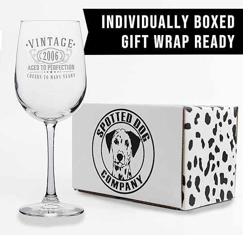 Miniatura 306 de Spotted Dog Company Copa de vino grabada vintage de 16 onzas con tallo de 16 onzas – Regalos de cumpleaños 82 para mujeres – Saludos a 82 años