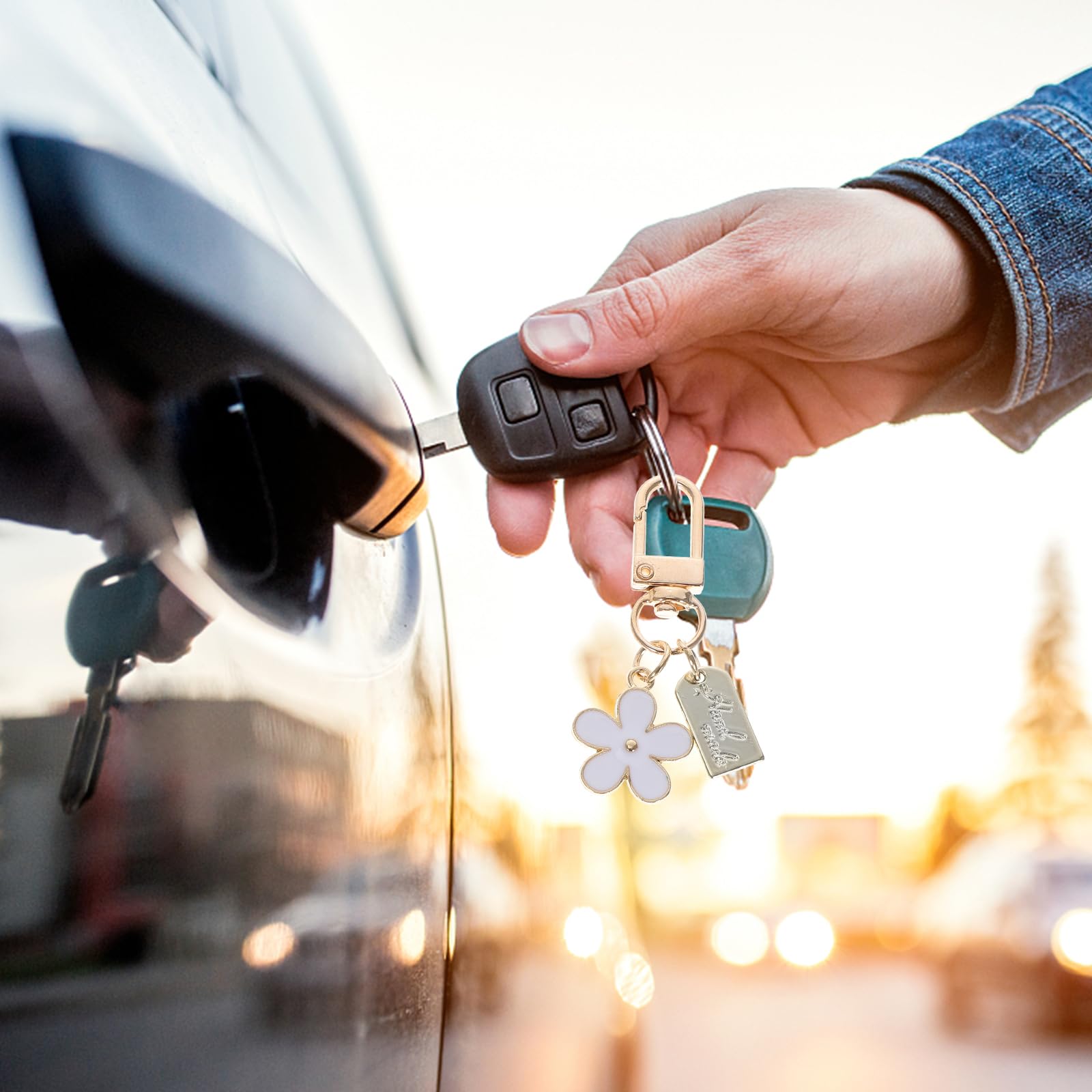 9 Pcs Daisy Flower Keychains Cute Flower Keychain Charms for Bag and Earphone Case Aesthetic Keychain Accessories for Women