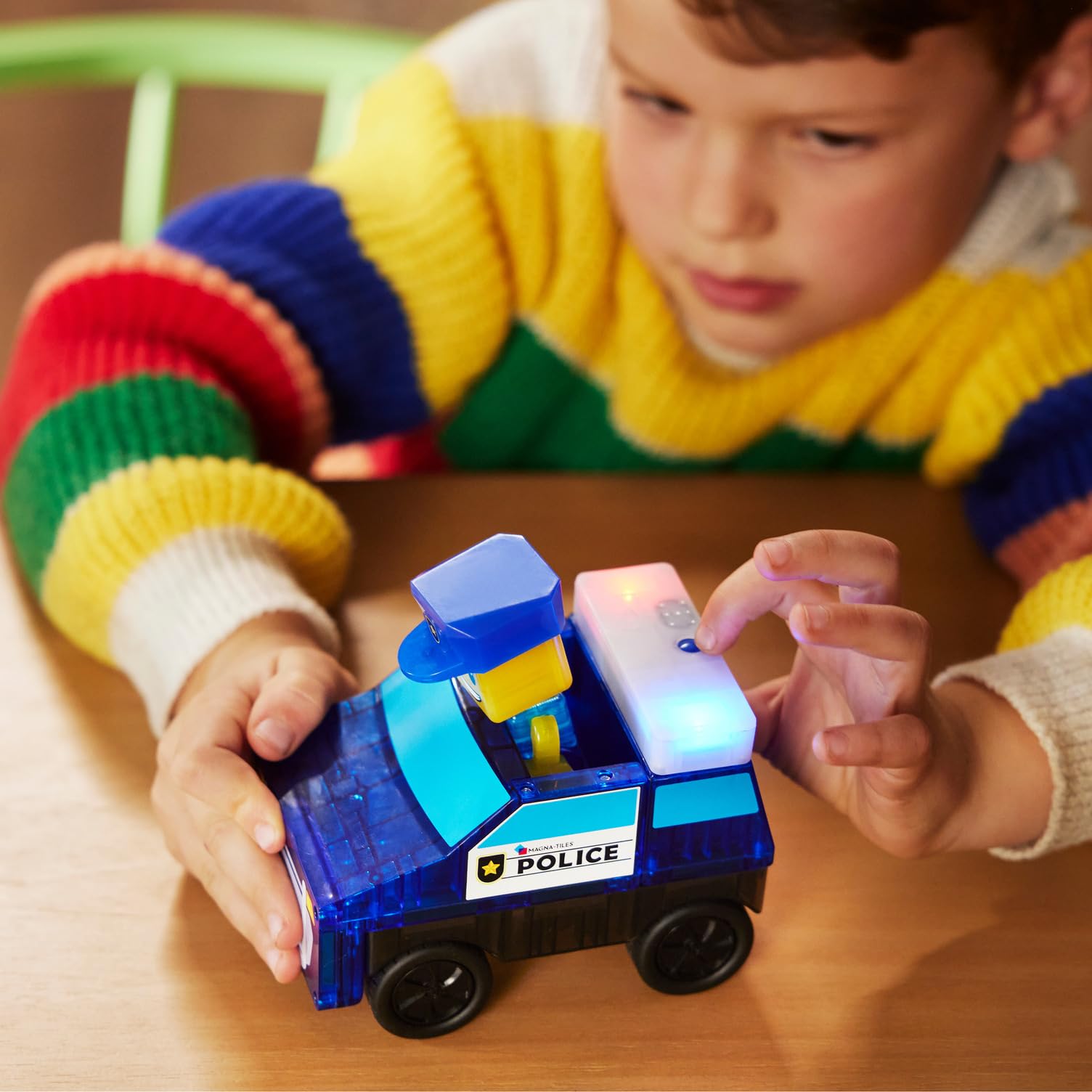MAGNA-TILES Policja magnetyczna stacja konstrukcyjna, 35 sztuk