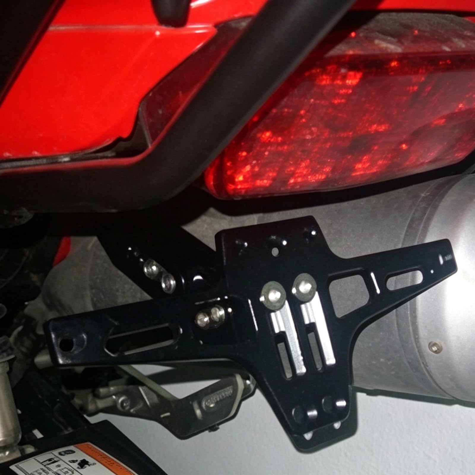 Portatarga moto, portatarga regolabile con luce LED, portatarga moto universale, supporto eliminatore parafango per la maggior parte dei modelli di moto più diffusi, nero