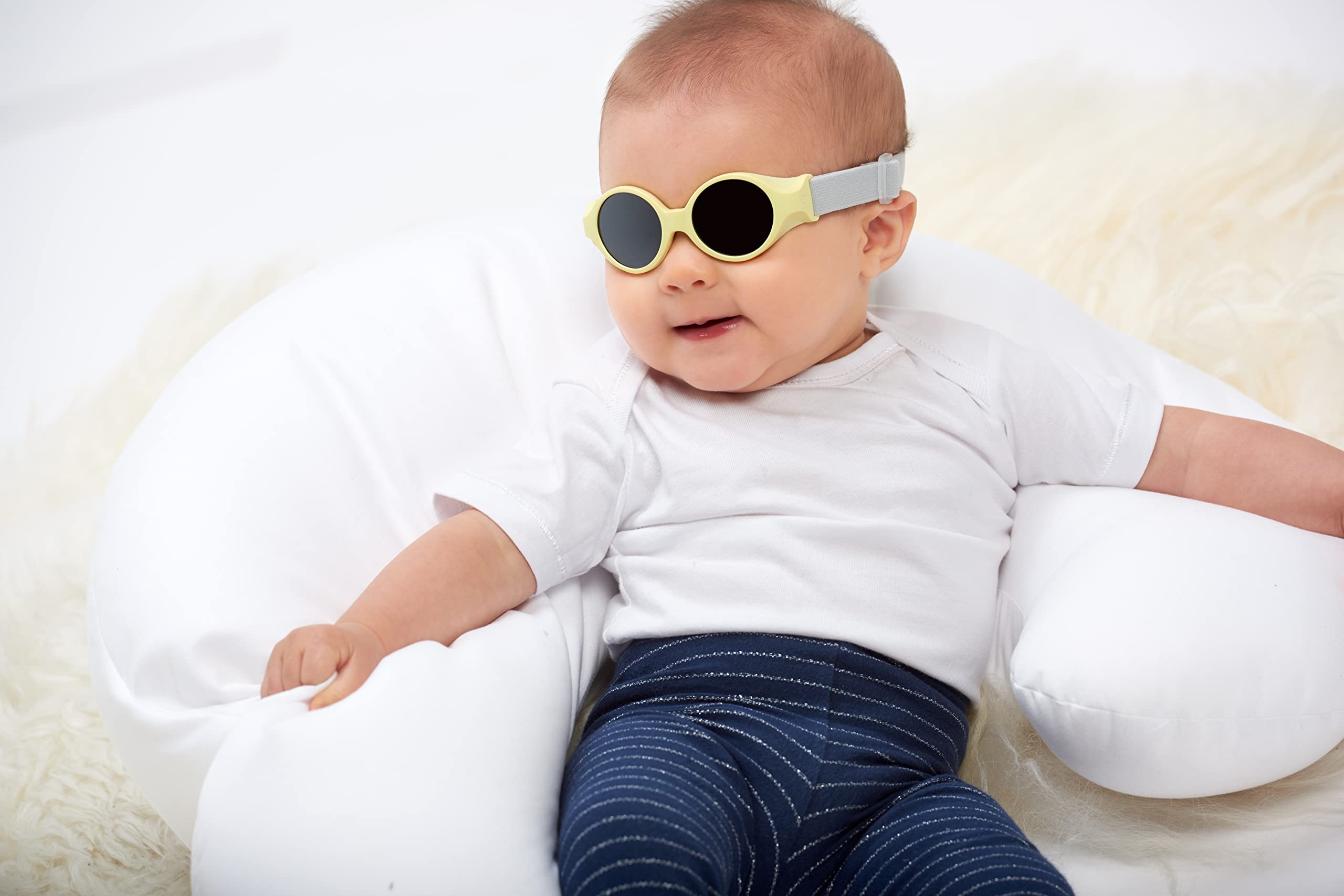 Béaba, Lunettes de soleil pour bébé 0-9 mois, Protection 100% UV - CAT 4, Protection Latérale, Confort Optimal, Bandeau élastique ajustable, Jaune pastel