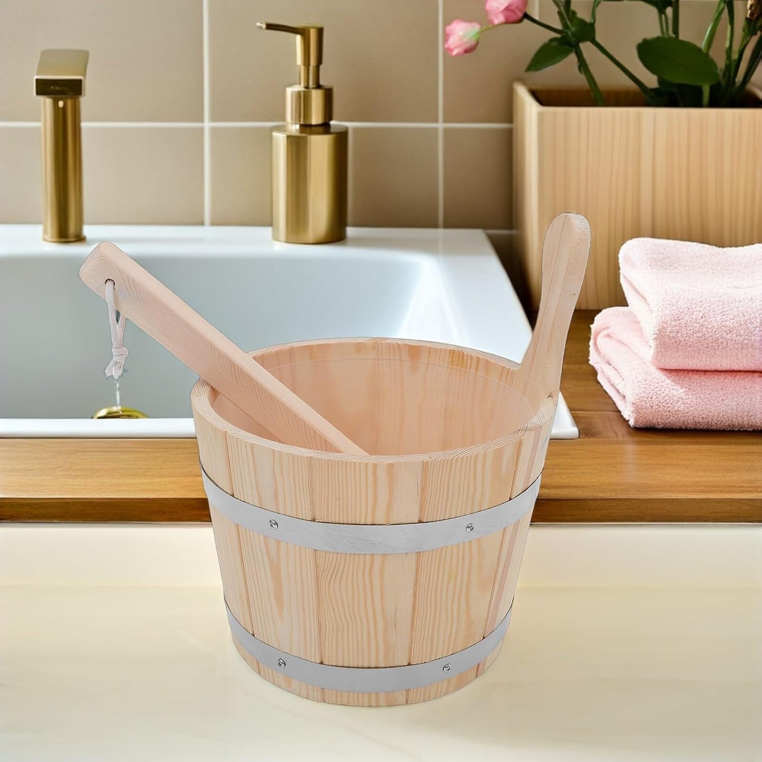 VILLCASE Wooden Sauna Bucket with Handle and Water Ladle 5l for Indoor Steam Room Sauna Accessories Bathroom Water Scoop Spa Bathing