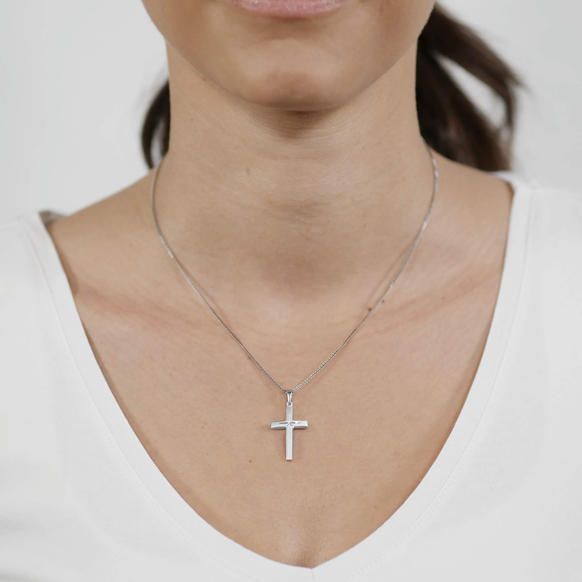 trendor Kreuz-Anhänger 24 mm Weißgold 585 (14 Karat) mit Silberkette 75283 | Damen und Herren Halskette mit modischem Echtgold-Anhänger