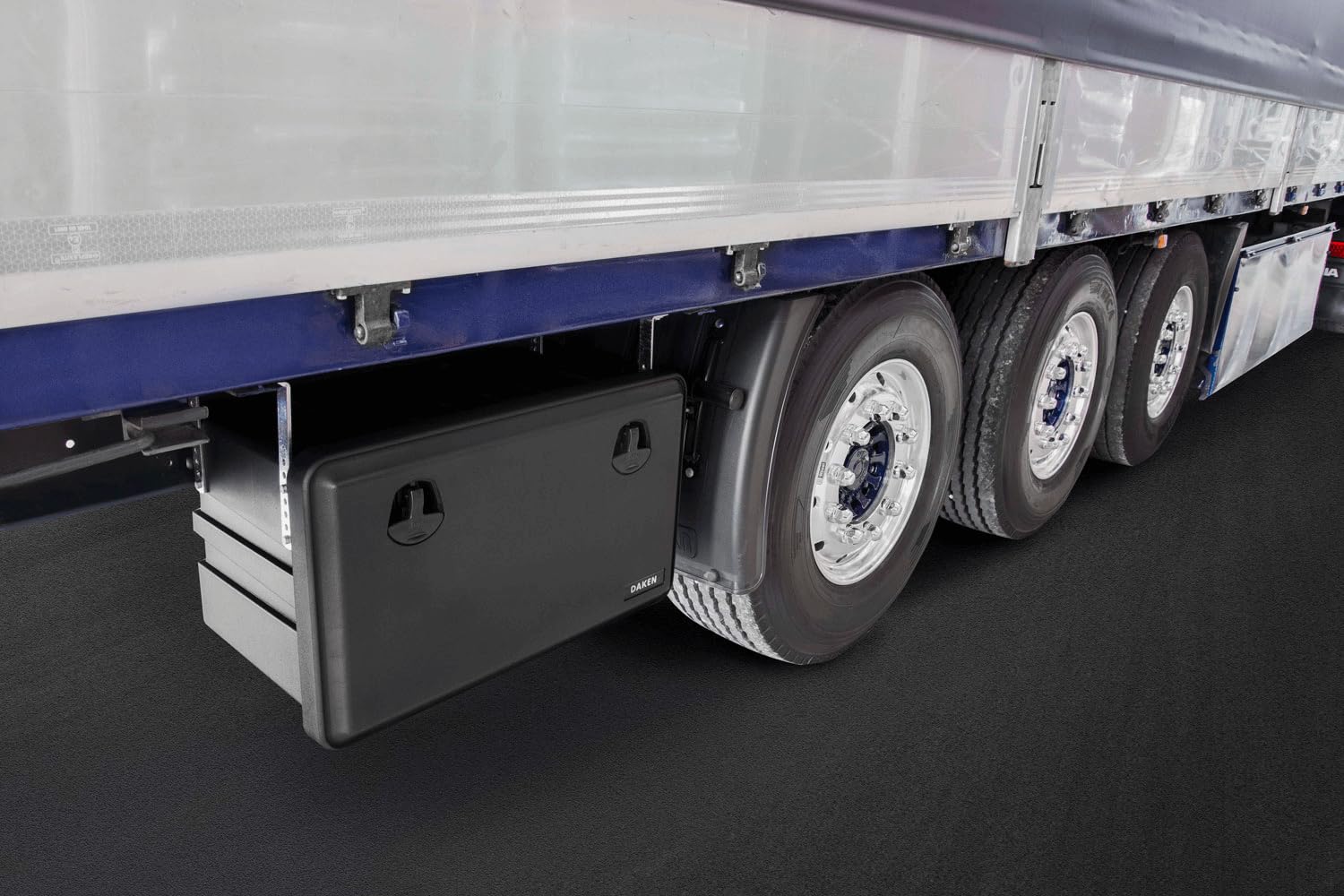 DAKEN Werkzeugkasten JUST 81106 Unterflurbox 750x350x450mm 75l für LKW Anhänger Transporter Nutzfahrzeuge Auflieger schlagfest wasserdicht Schwarz inkl 4 Schlüssel