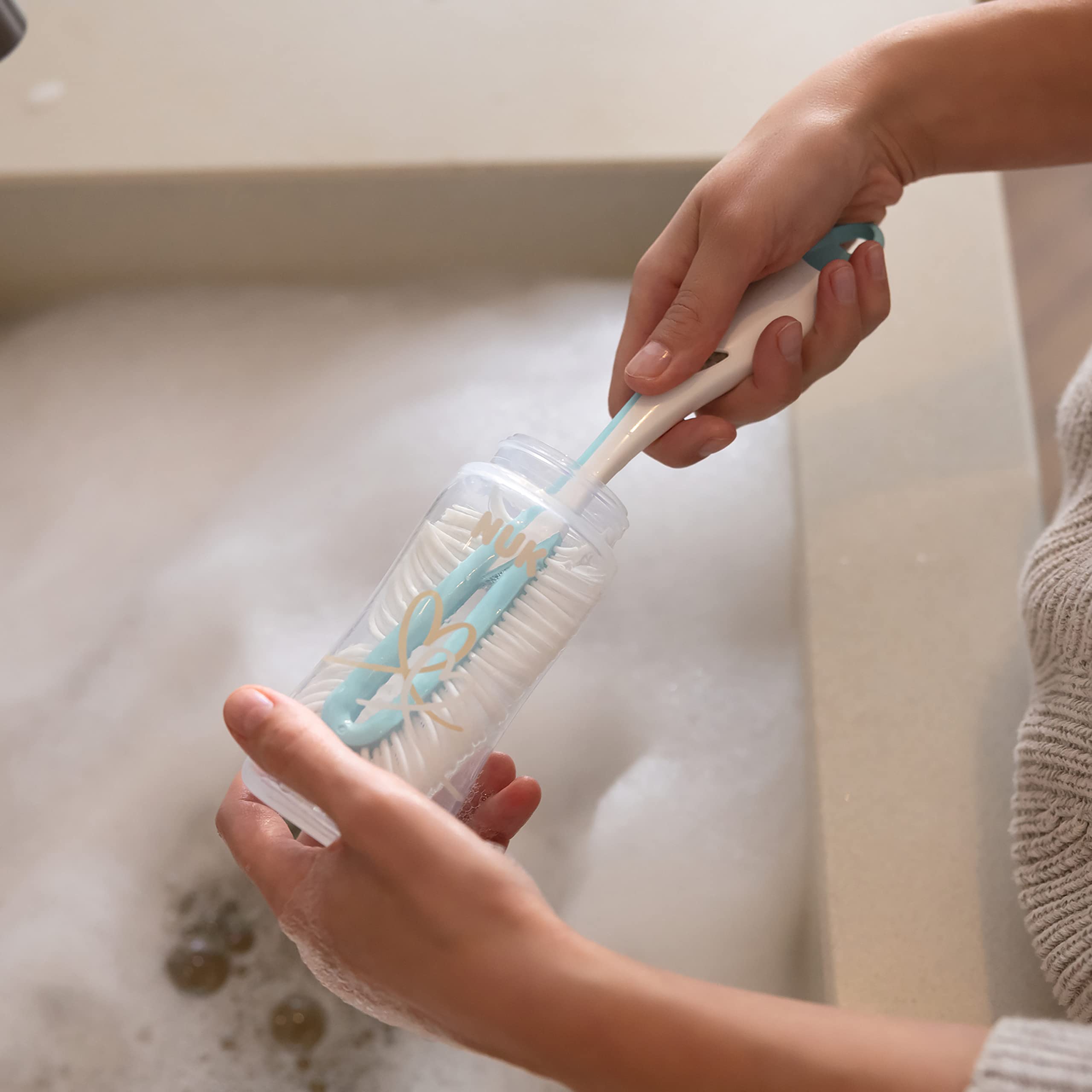 NUK First Choice+ Set completo di alimentazione | Sterilizzatore Vario Express, 4x biberons, 1x tettarella extra, scaldabiberonr e altro ancora | cuore (neutro) | 9 flaconi