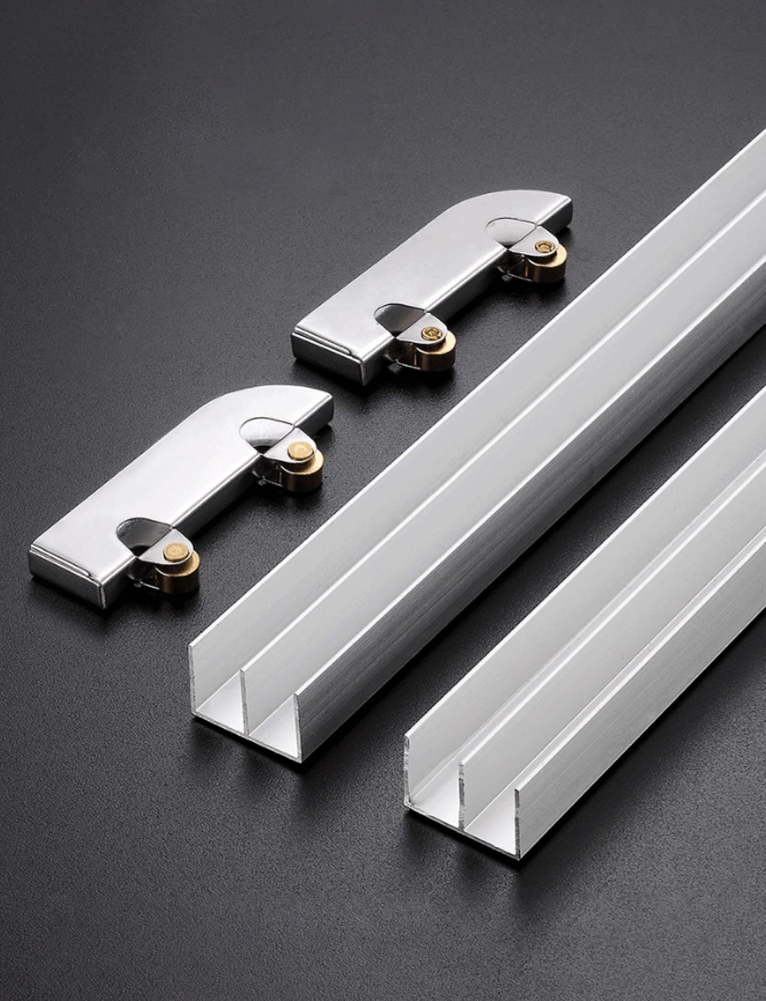 Rail coulissant pour vitrine en aluminium à double canal avec rouleaux anti-saut