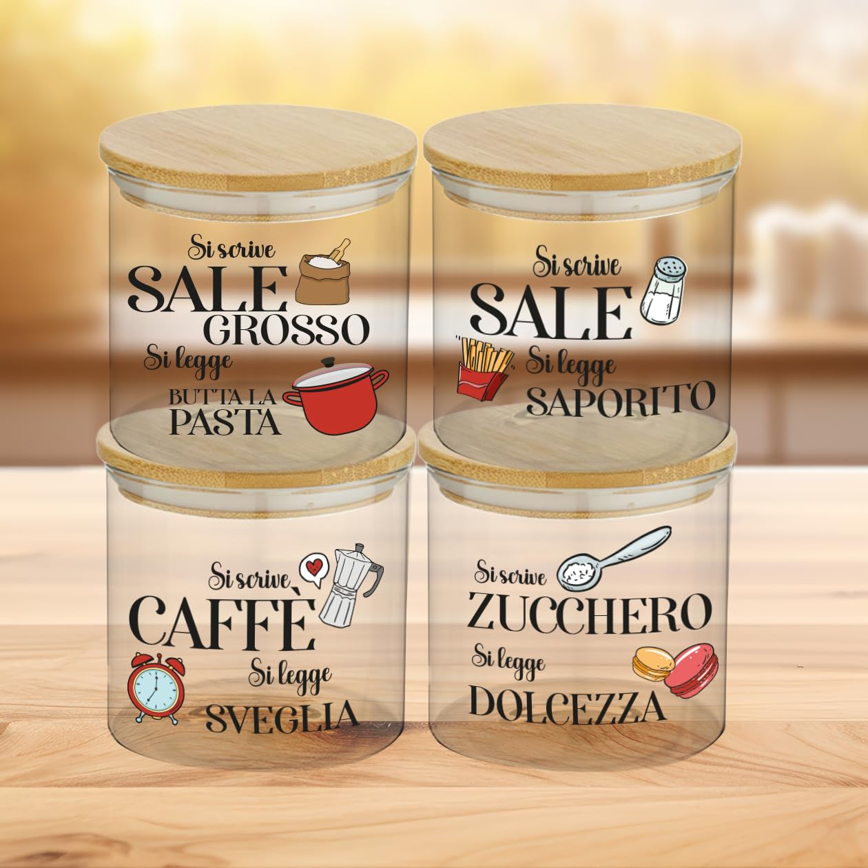 Generico Set Contenitori per Sale Fino e Grosso Zuccherro e Caffè Personalizzati Descrizioni Confezione 4 Barattoli Trasparenti In Vetro Coperchio Legno Idea Regalo Arredo Decorazioni Casa Cucina