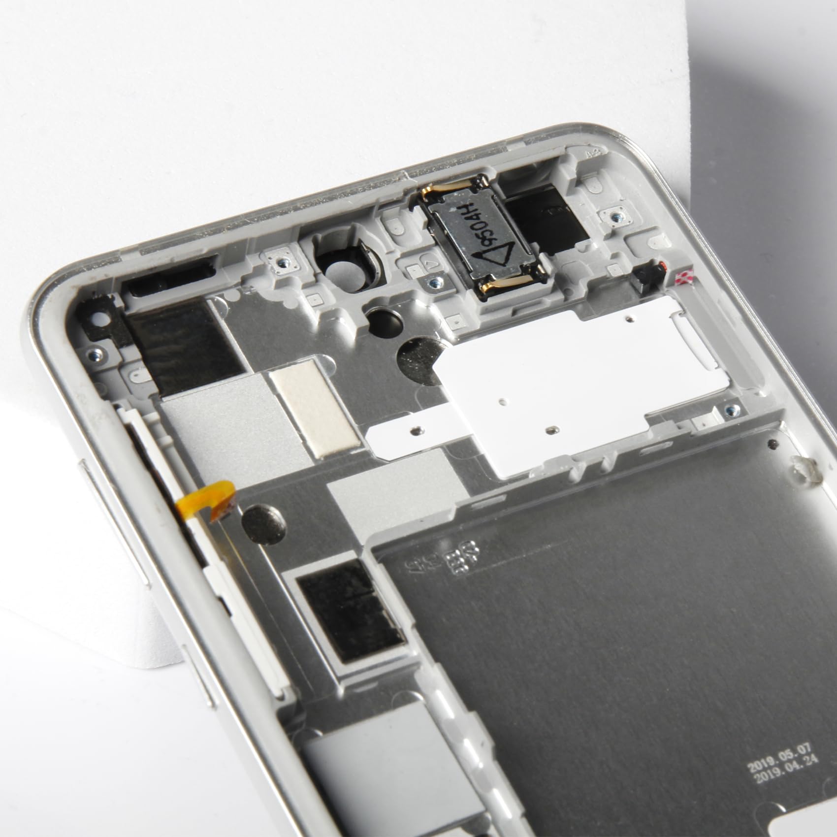 Amazon.co.jp: SRJTEK For Sharp Aquos R3 SH-04L 808SH SHV44 液晶