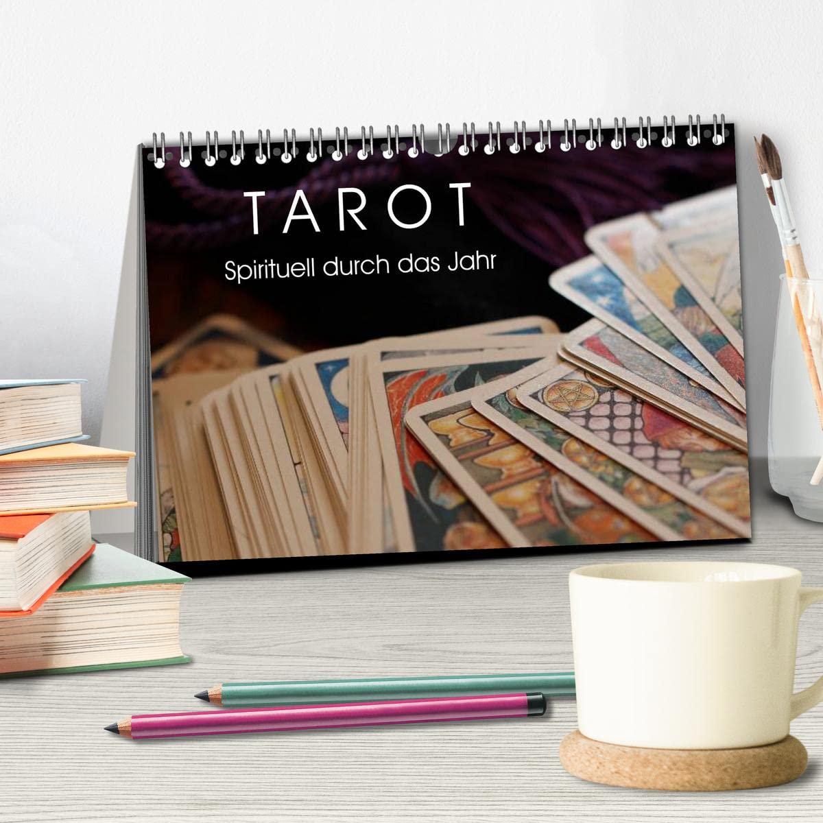 Tarot. Spirituell durch das Jahr (Tischkalender 2026 DIN A5 quer), CALVENDO Monatskalender: Mit dem Tarot glücklich durch das Jahr!