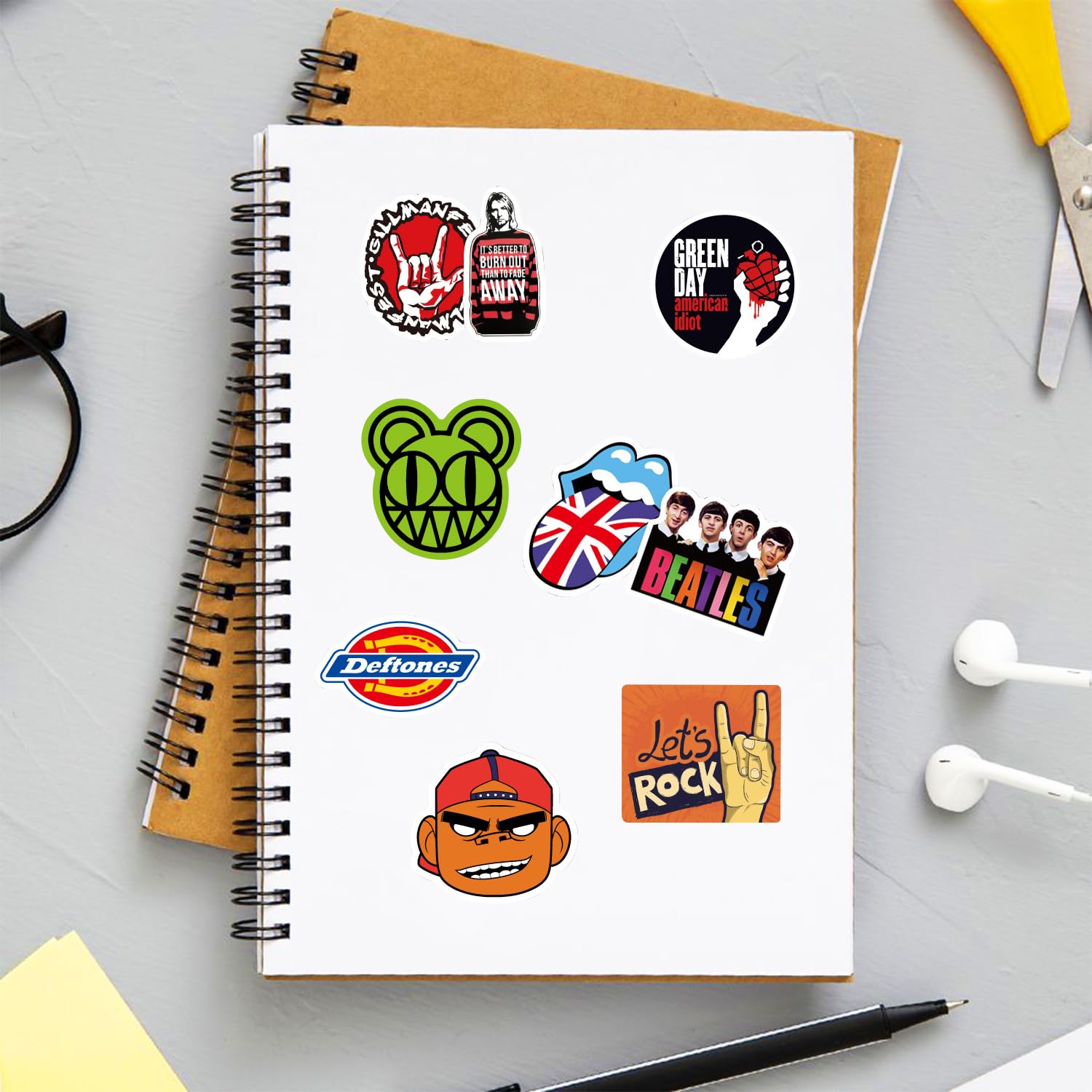 204 Pezzi Adesivi Stickers Band Vintage, Rock Band Classici, Punk Cool Vinile Impermeabili Sticker Bici, Pc Valigia per Laptop Chitarra Bagagli Auto Moto Skateboard