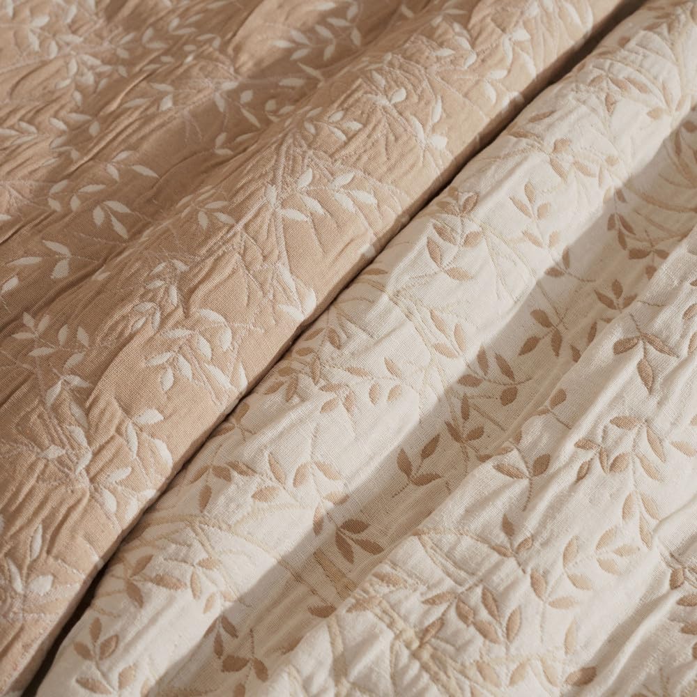 LA MALLORQUINA Colcha de Piqué - Abril (Cama 150 o 160 cm - 250x260 cm - Beige) | Colchas de Lujo y Diseño de Algodón