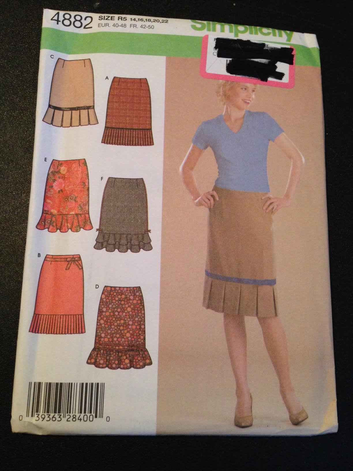 Patron de couture Simplicity 4882 jupe femme tailles 42 44 46 48 50 52