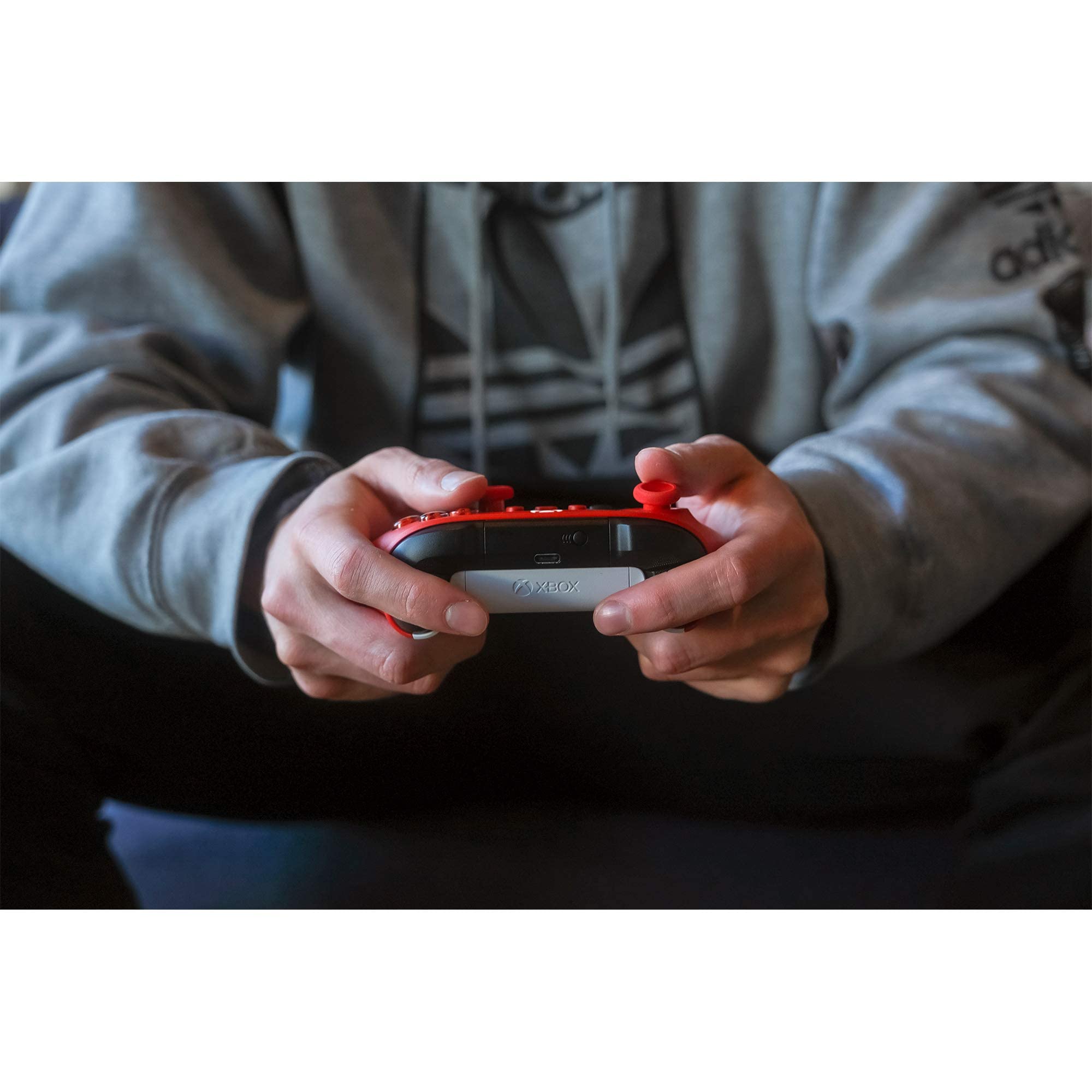 Razer Universal Quick Charging Stand pour Xbox avec Xbox Wireless Controller (Charge Rapide, Contact Magnétique, Compatibilité Universelle, Navigation à Une Main) Pulse Red