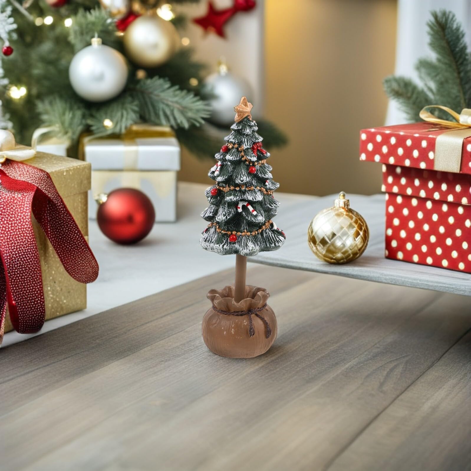 Toyvian 2 Pezzi Mini Alberi di Natale da Tavolo in Resina Verde Sculture Natalizie da Scrivania per Casa Ufficio e Decorazioni Festive Accessori Fotografici Compatti e Resistenti allo