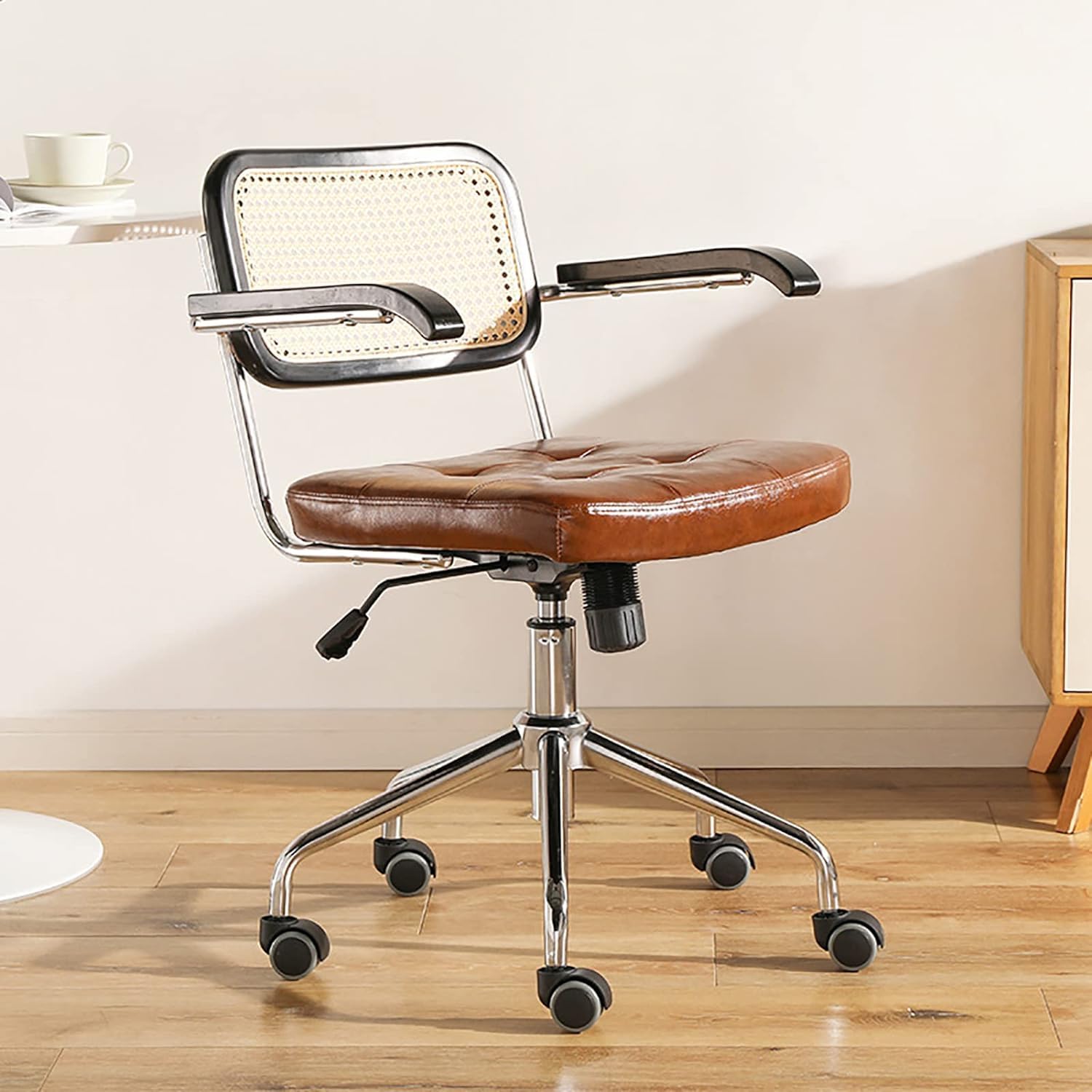 Chaise de bureau réglable pour soulager le mal de dos