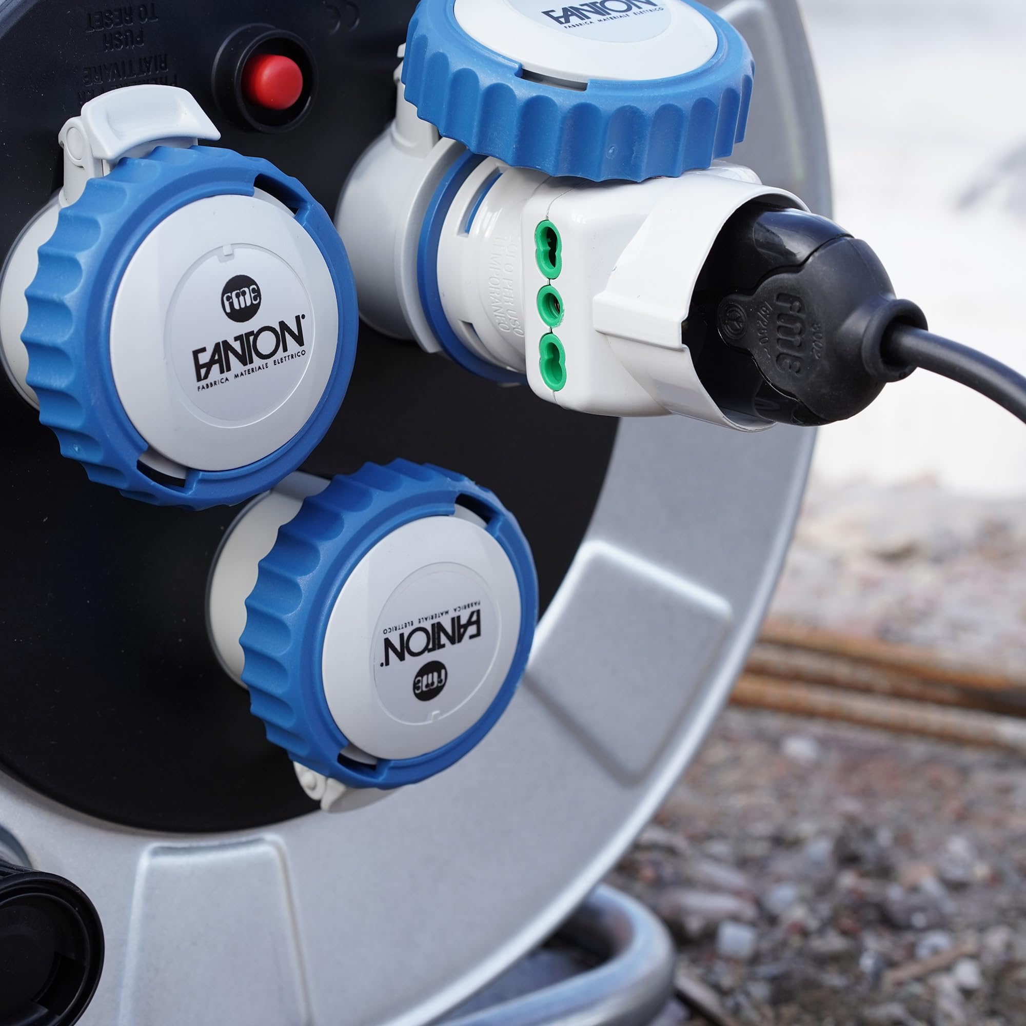 Fanton 73090 Adattatore industriale da spina cee a 1 presa bipasso schuko 16A a 2 prese 2P+T (Confezione da 2)