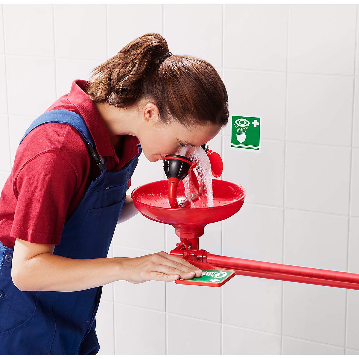 Certeo | Augendusche mit Becken und 2 Brauseköpfen | HxT 260 x 395 mm | rot