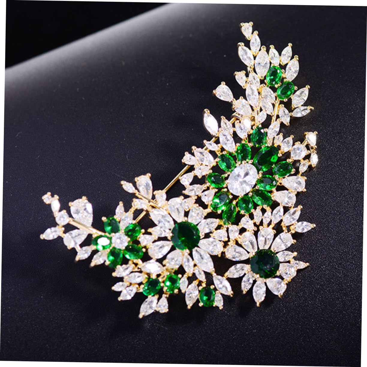 LIFKOME Spilla Decorativa Zircone Verde Per Cappotto e Cardigan Elegante Spilla Appesa Per Donna Accessorio Versatile Per Moda e Stile Personale