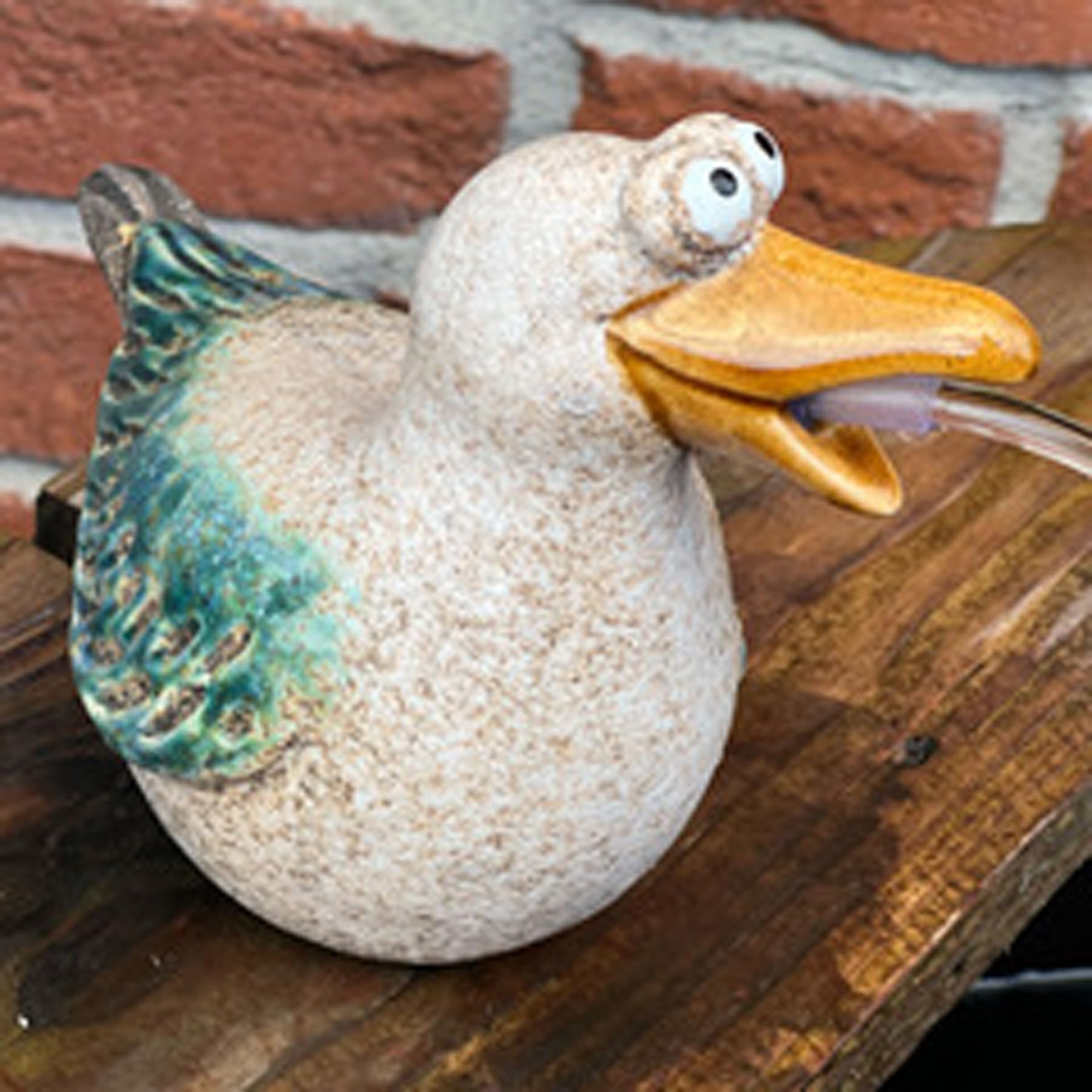 Storm's Gartenzaubereien Wasserspeier mit Akku - Solarpumpe Möwe für Teiche - Miniteiche - Keramik Tierfigur mit Akku-Pumpe - Maritime Deko für Garten und Balkon, Solarbrunnen