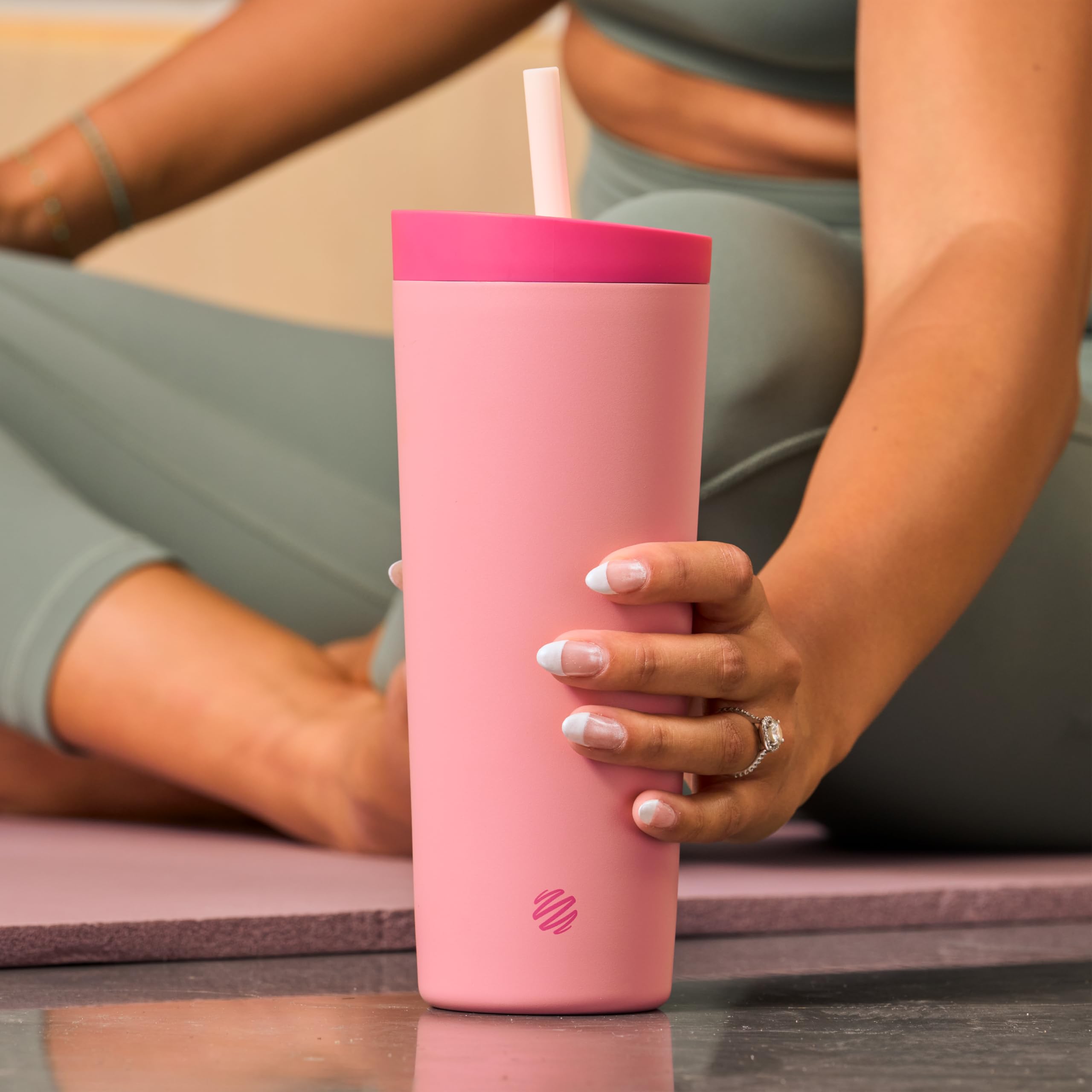 BlenderBottle Shaker isotherme 2 en 1 en acier inoxydable – Couvercle étanche – Paille, BlenderBall – Sans BPA – Pour boissons protéinées, smoothies et pré-entraînement, 710 ml, rose (rose pétale)