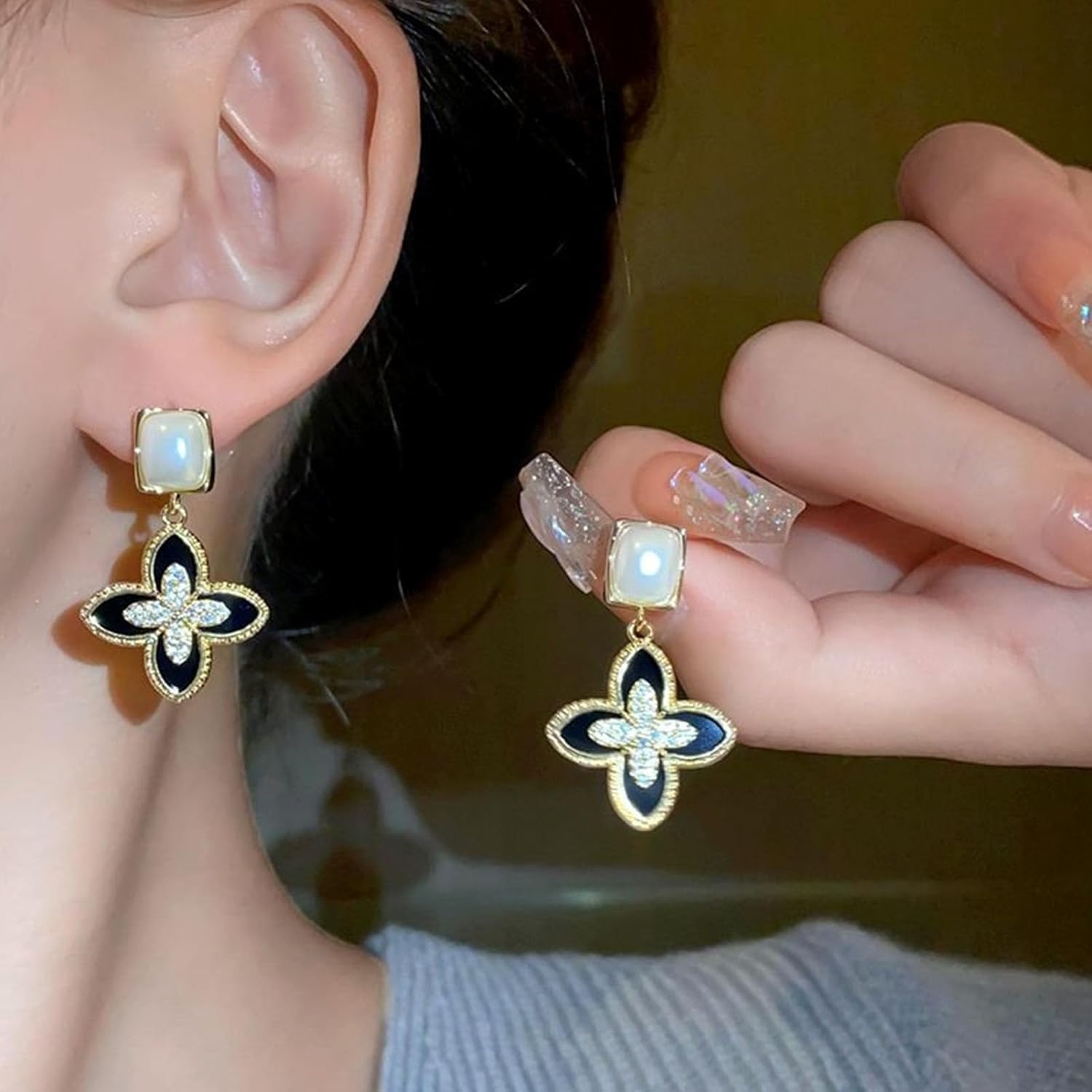 W WEILIRIAN Vintage Pearl Flower Earrings Four Leaf Flower Dangle Earrings Pearl Stud Earrings Black Flower Drop Earrings Jewelry for Women and Girls Gifts - Image 2