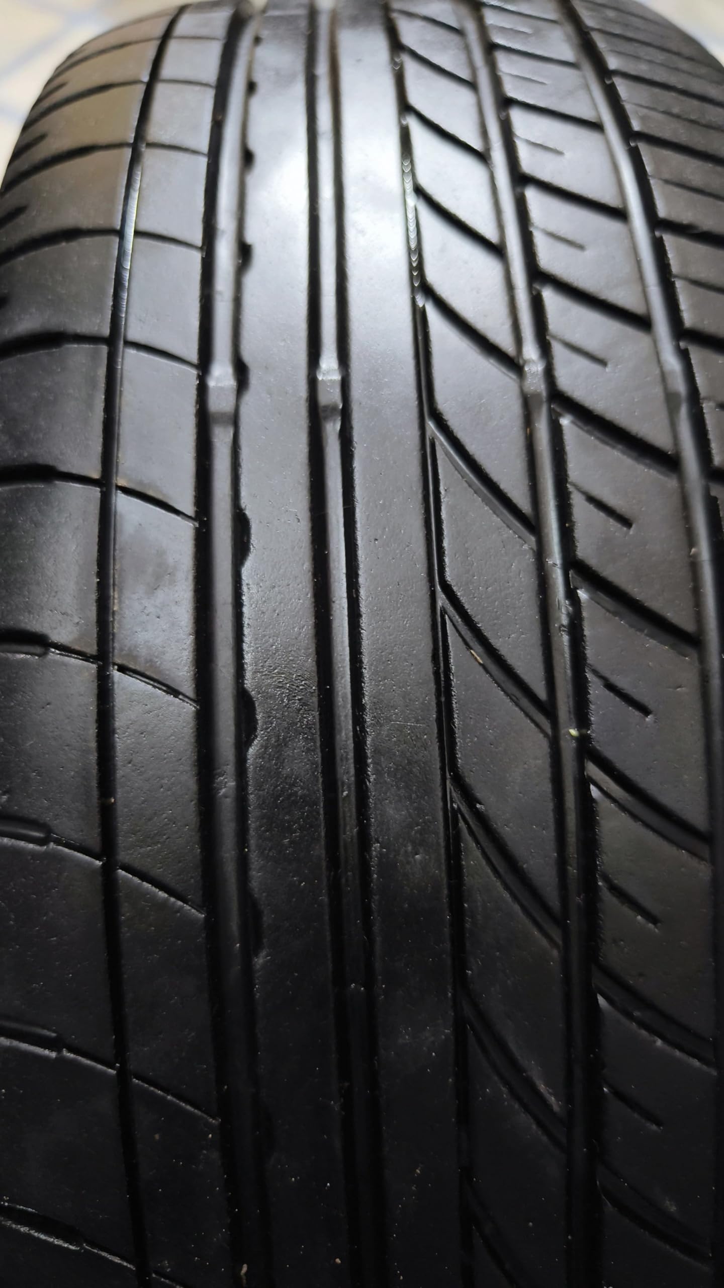 215.60.16 Used & Old Tyre With 90% Grip- 2 Tyre : Amazon.in: Car 