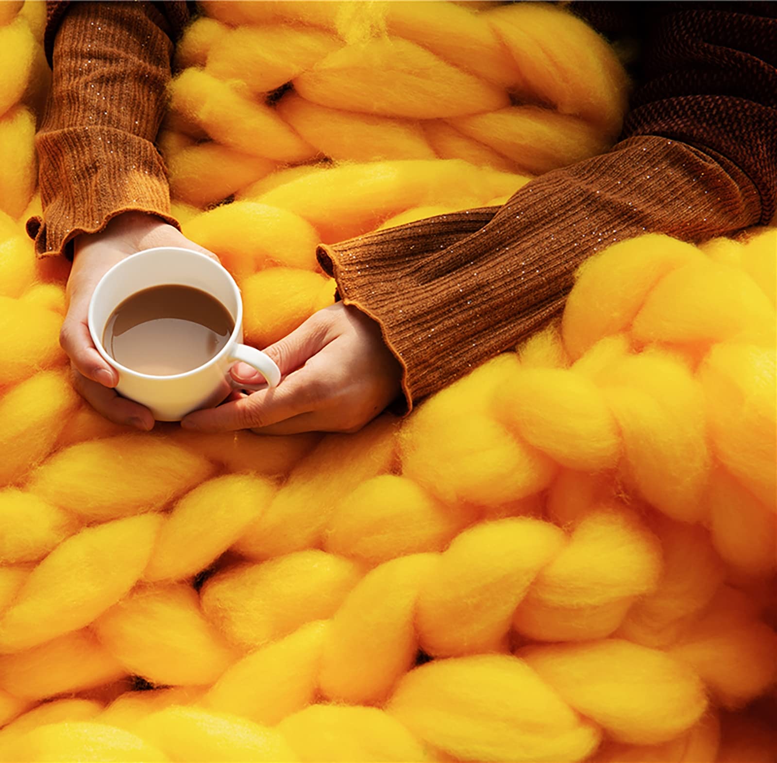 ISZI Chunky Knit Blanket Throw Cotton Throw Blanket 100% Handmade Warm & Cozy Blanket Couch Hand Knit Couch Throw Blanket Bed Home Decor Soft Breathable Fleece Throws,Yellow,60x60cm(24x24inch)