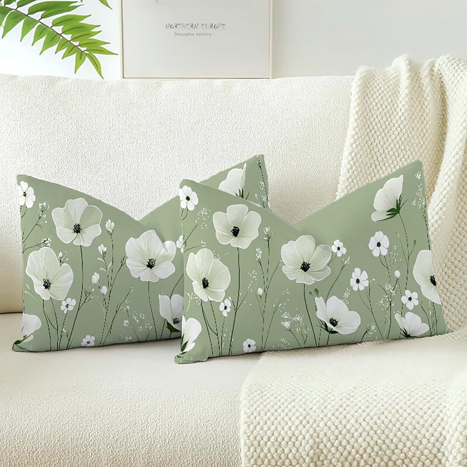 Housses de coussins velours lavable fini les taies rêches sur le canape