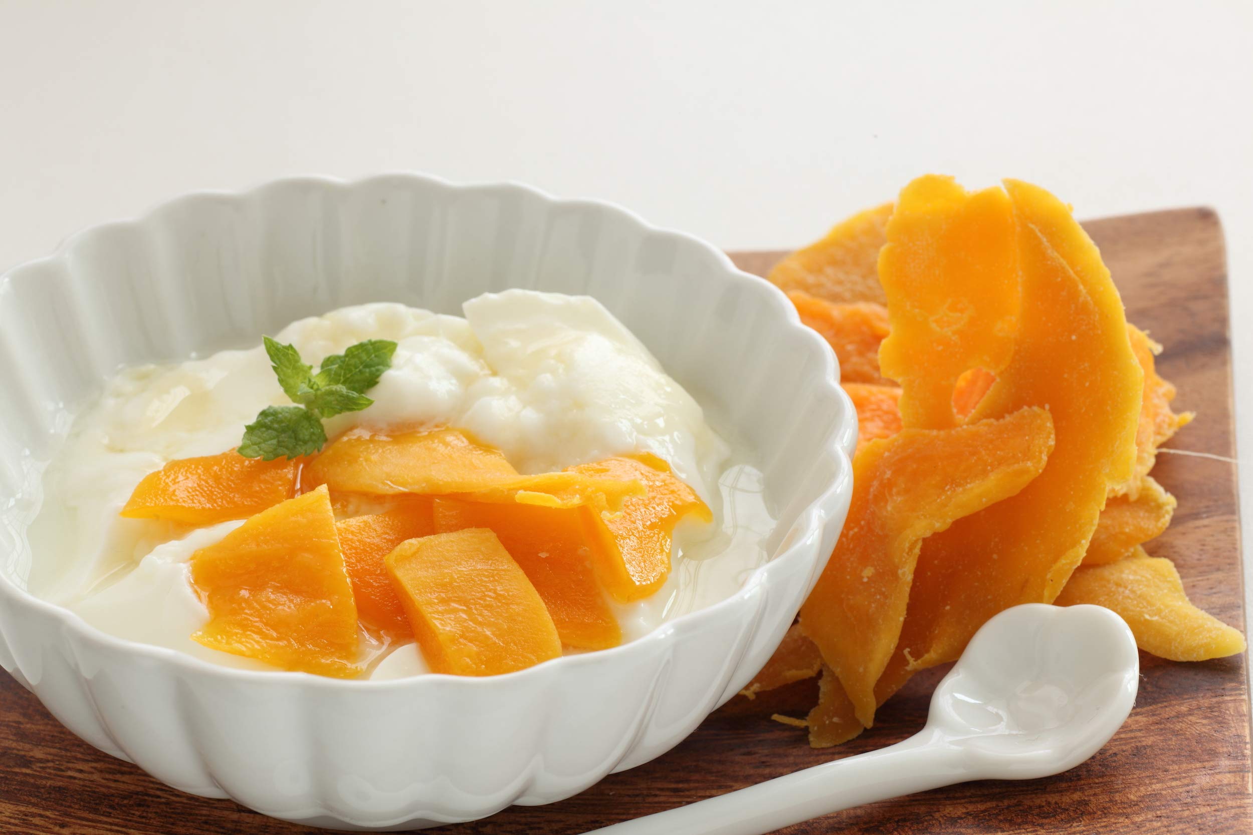 Howa getrocknete Mango – Trockenobst in Bio-Qualität, naturbelassen und ungeschwefelt – Ideal zum Kochen, Backen oder als gesunder Snack – Mangoscheiben - ohne Zucker – 1000 g (Packung mit 2)