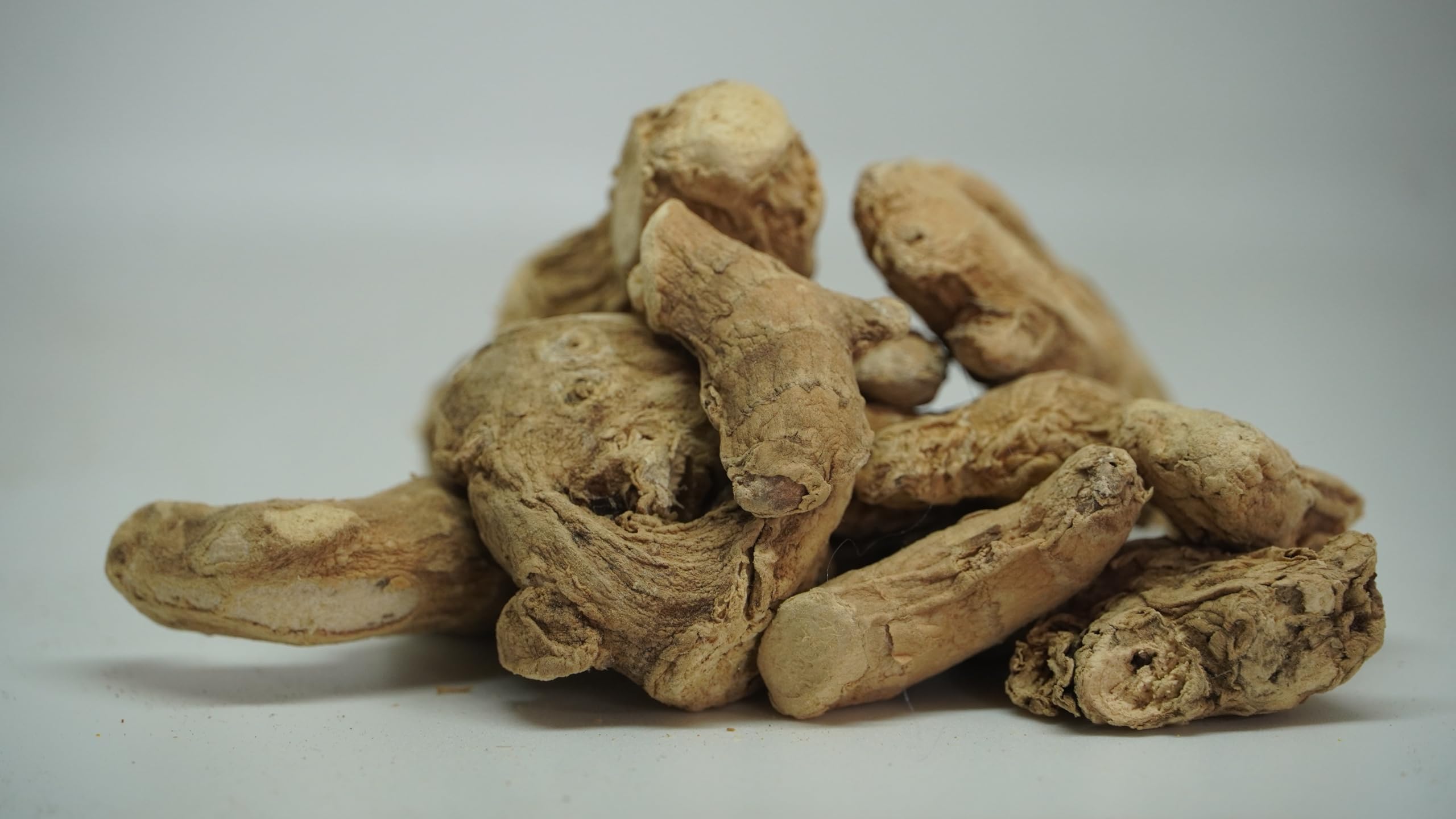 THOGAI’S-” SUKKU”- சுக்கு / DRIED GINGER/Zingiber officinale/Ginger Root/Ausadha / सूखा अदरक/Sookha Adarak/Sunti (100 GRAMS (PACK OF 1))