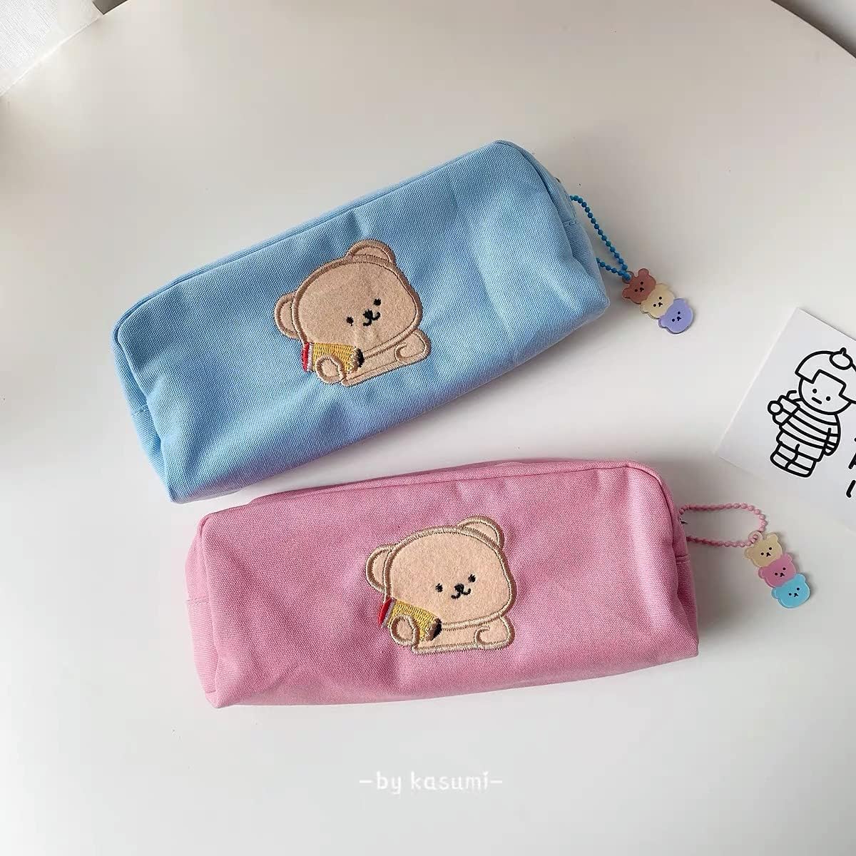 Amazon Sakusho ペンケース ツールペンケース ジップーペンケース 防水ペンケース ふわふわ 大容量 多機能 筆箱 おしゃれ シンプル 可愛い 韓国 ペンケース ペンポーチ 塩の女の子 人気 Ins映え 中小学生 高校生 大学生 子供 自立 スリム ペンダント付き 熊図案 ピンク Amazon Sakusho ペンケース ツールペンケース ジップーペンケース 防水ペンケース ふわふわ 大容量 多機能 筆箱 おしゃれ シンプル 可愛い 韓国 ペンケース ペンポーチ 塩の女の子 人気 Ins映え 中小学生 高校生 大学生 子供 自立 スリム ペンダント付き 熊図案 ピンク