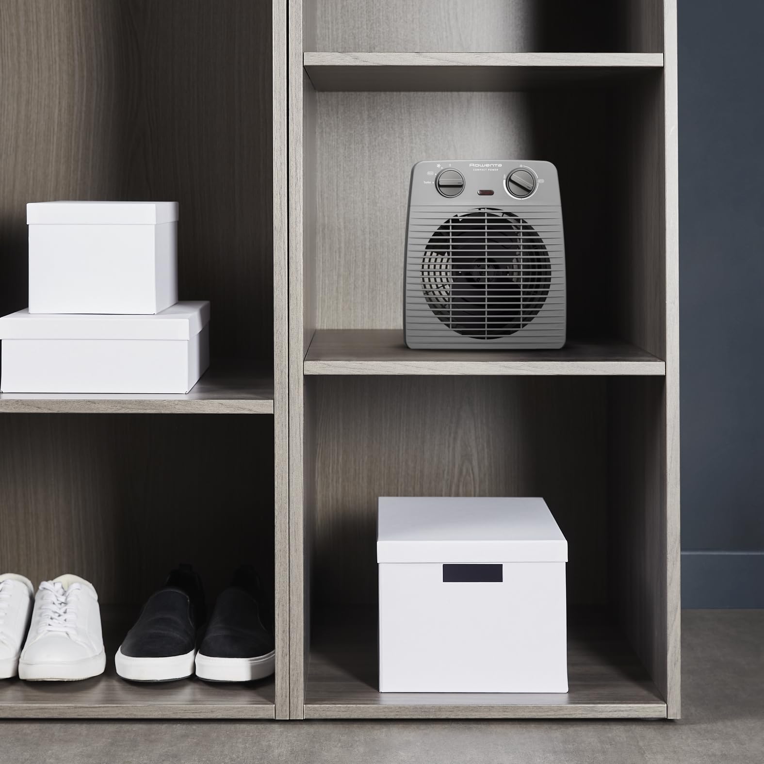 Rowenta Compact Power, Termoventilatore Compatto per Piccoli Spazi, Ventilazione Calda e Fredda, Modalità Turbo e Eco, 2 Livelli di potenza, Sicuro e Potente, 2000 W, Grigio, SO2212