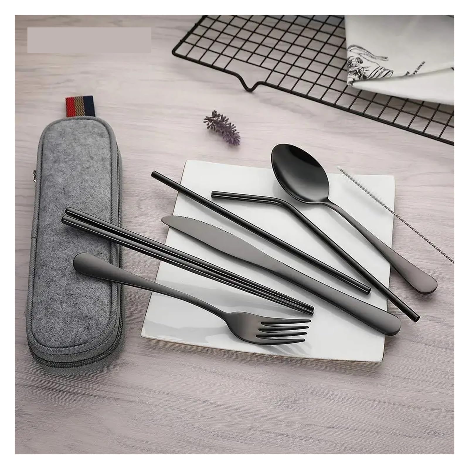 Stoviglie da viaggio riutilizzabili Set di posate campeggio con cucchiaio in acciaio inossidabile, forchetta, bacchette, custodia portatile in paglia(Black)