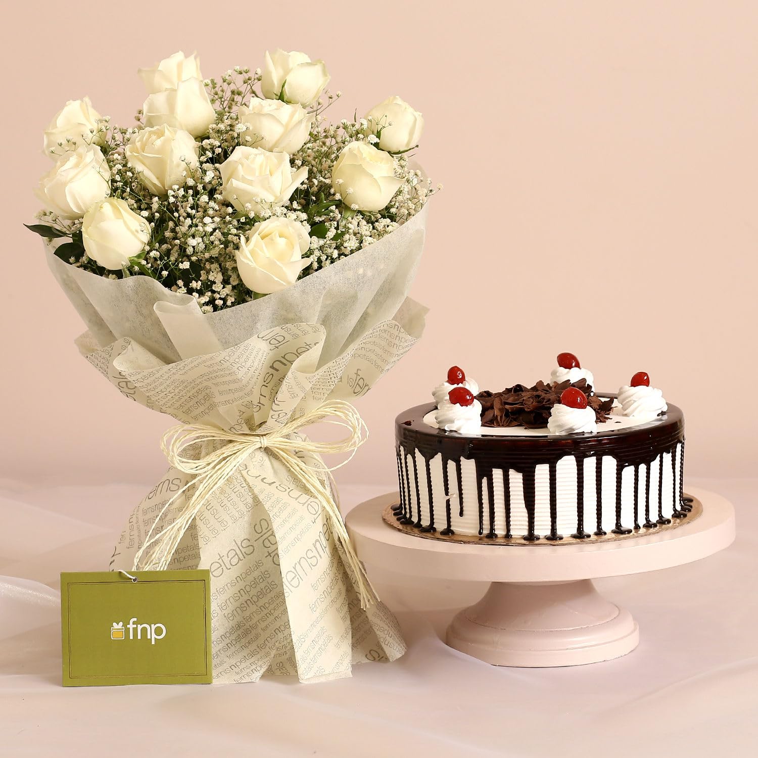 Fnp Elegance Roses Bouquet Black Forest Cake-image-3