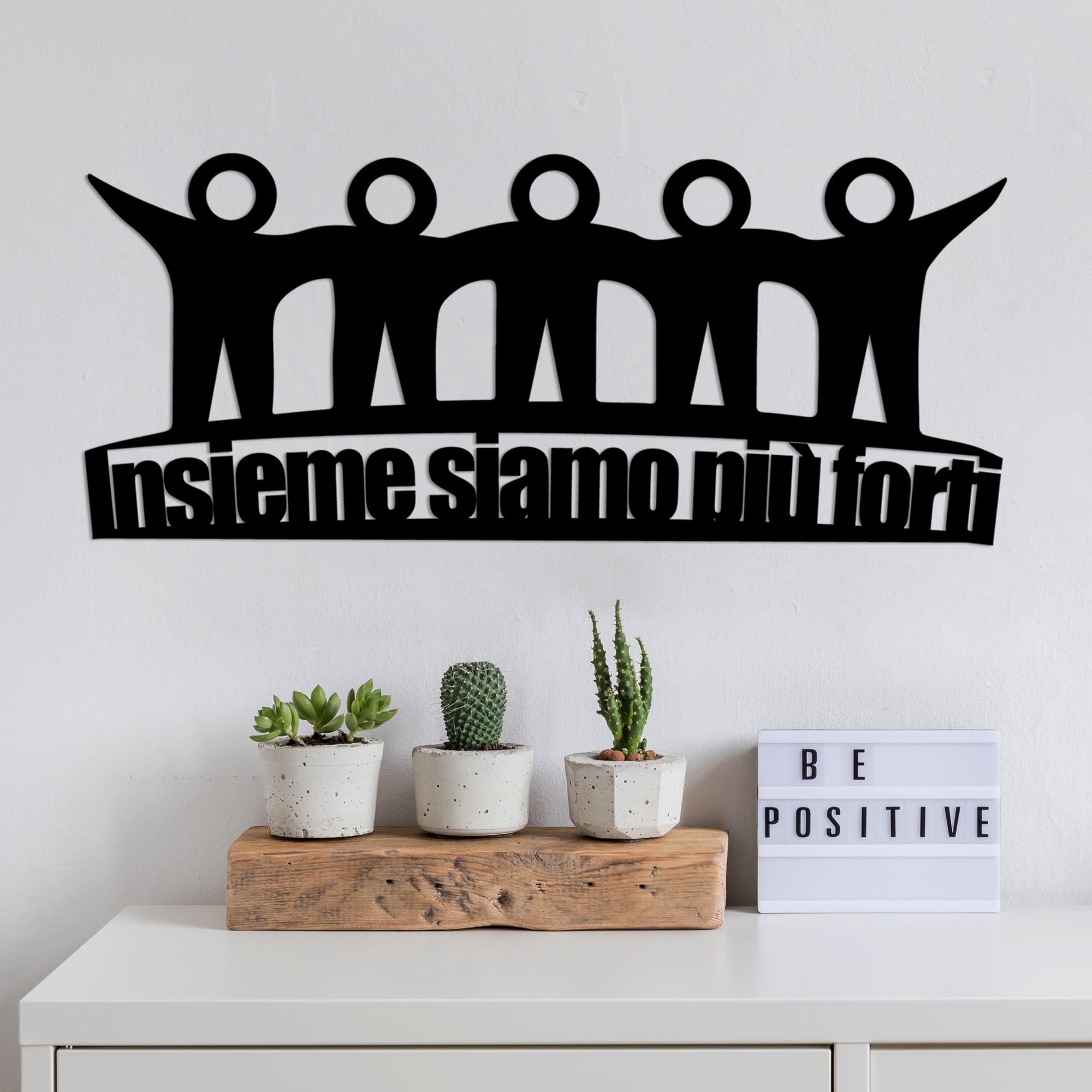 Accessoire mural métal noir pour sublimer une pièce de vie