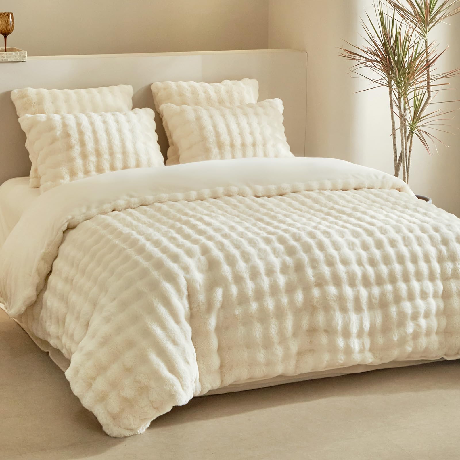 Lekesky Beige Super King Duvet Cover Sets Fluffy Bedding - Shaggy Faux Fur Fleece Super King Duvet Set (1x Quilt Cover + 2x Pillowcases) Soft Warm Teddy Fleece Bedding Set 260x220 cm, Beige โ image 1